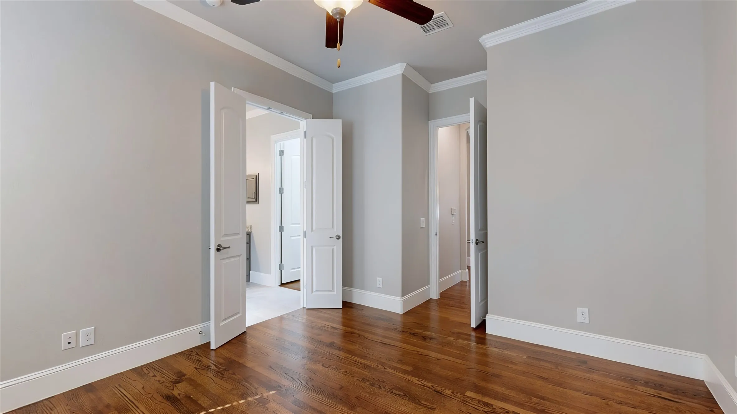 Single Family Residence For Sale in Denton County , 3616 Legends Path, Flower Mound, Texas 75028, 2 Bedroom, 3 Bathroom, 2 Garage spaces, 2,196 Sqft, built in 2016, mls#21377443, Real Estate Agent in Flower Mound, Homes For Sale in Denton county, Homes For Sale in Flower Mound, Realtor in Flower Mound Texas, Real Estate Brokerage Independent Realty Texas, Luminita Cordes Realtor