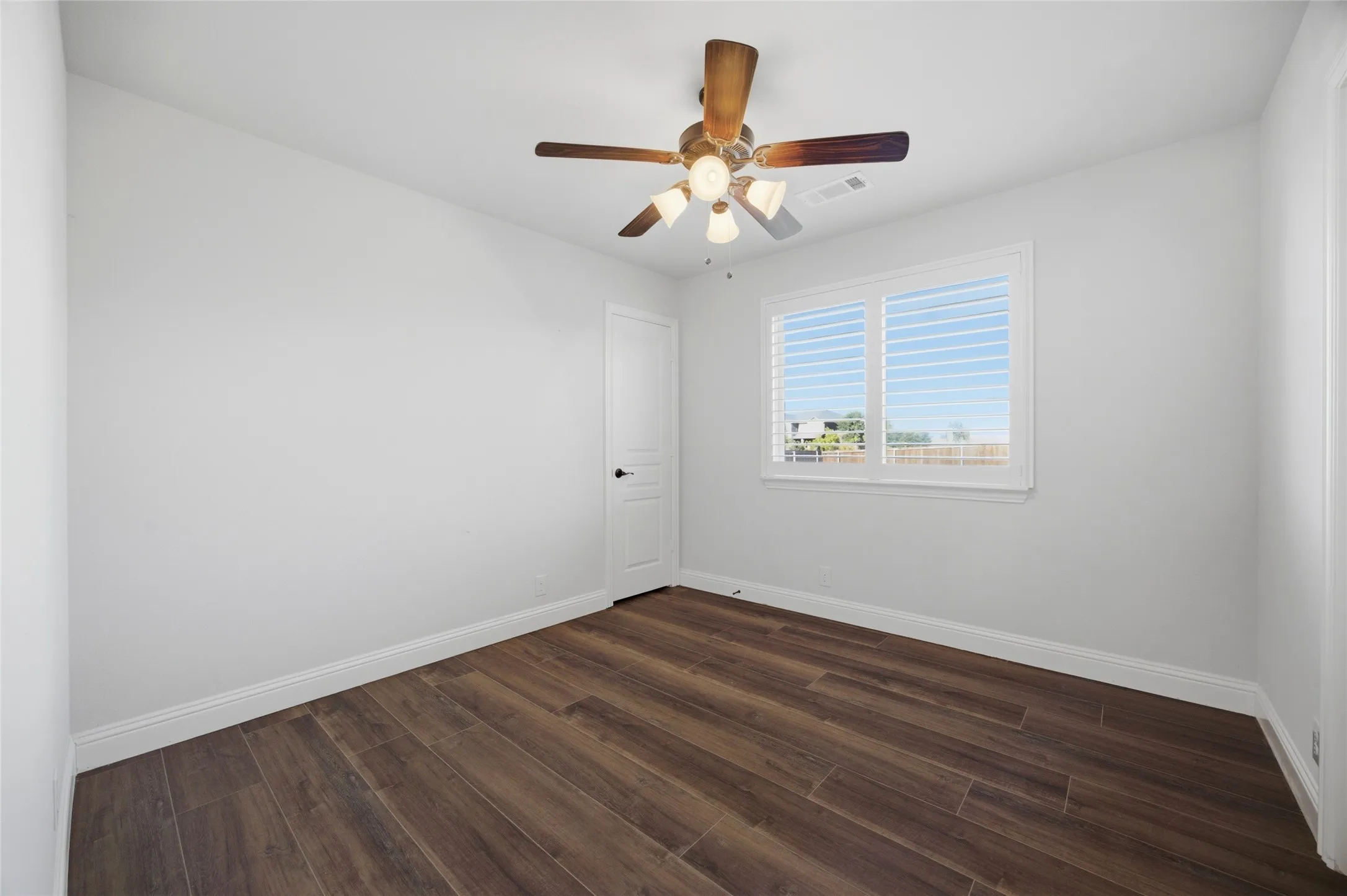 Single Family Residence For Sale in Kaufman County , 2101 Indigo Lane, Heartland, Texas 75126, 4 Bedroom, 3 Bathroom, 2 Garage spaces, 2,430 Sqft, built in 2016, mls#21375103, Real Estate Agent in Heartland, Homes For Sale in Kaufman county, Homes For Sale in Heartland, Realtor in Heartland Texas, Real Estate Brokerage Independent Realty Texas, Luminita Cordes Realtor