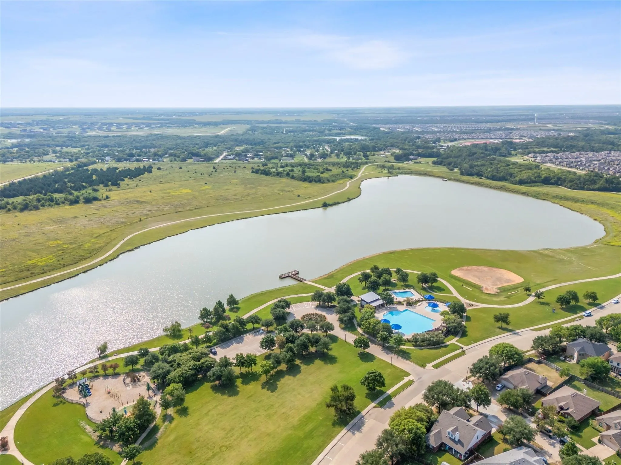 Single Family Residence For Sale in Kaufman County , 2101 Indigo Lane, Heartland, Texas 75126, 4 Bedroom, 3 Bathroom, 2 Garage spaces, 2,430 Sqft, built in 2016, mls#21375103, Real Estate Agent in Heartland, Homes For Sale in Kaufman county, Homes For Sale in Heartland, Realtor in Heartland Texas, Real Estate Brokerage Independent Realty Texas, Luminita Cordes Realtor