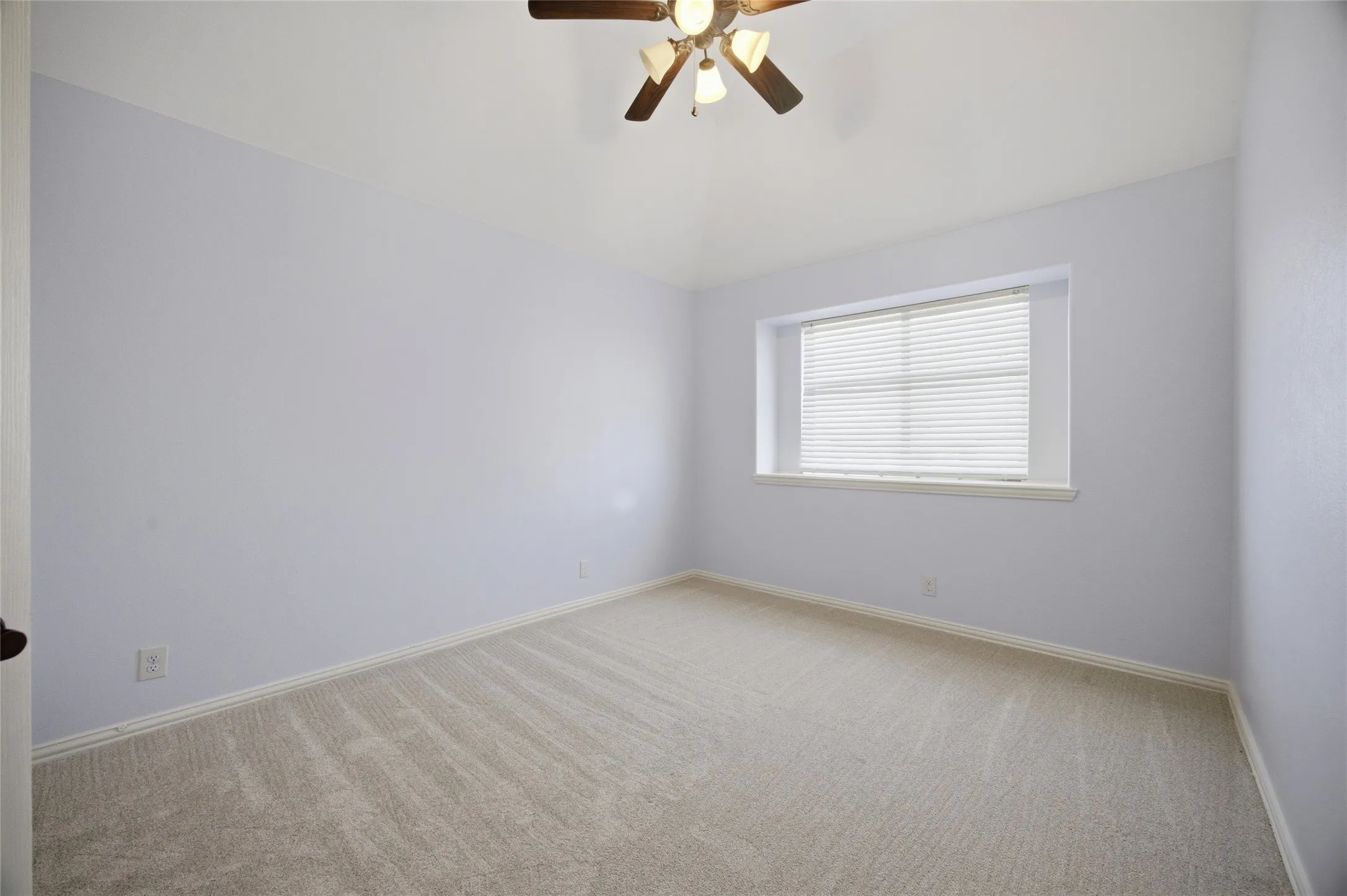 Single Family Residence For Sale in Kaufman County , 2101 Indigo Lane, Heartland, Texas 75126, 4 Bedroom, 3 Bathroom, 2 Garage spaces, 2,430 Sqft, built in 2016, mls#21375103, Real Estate Agent in Heartland, Homes For Sale in Kaufman county, Homes For Sale in Heartland, Realtor in Heartland Texas, Real Estate Brokerage Independent Realty Texas, Luminita Cordes Realtor
