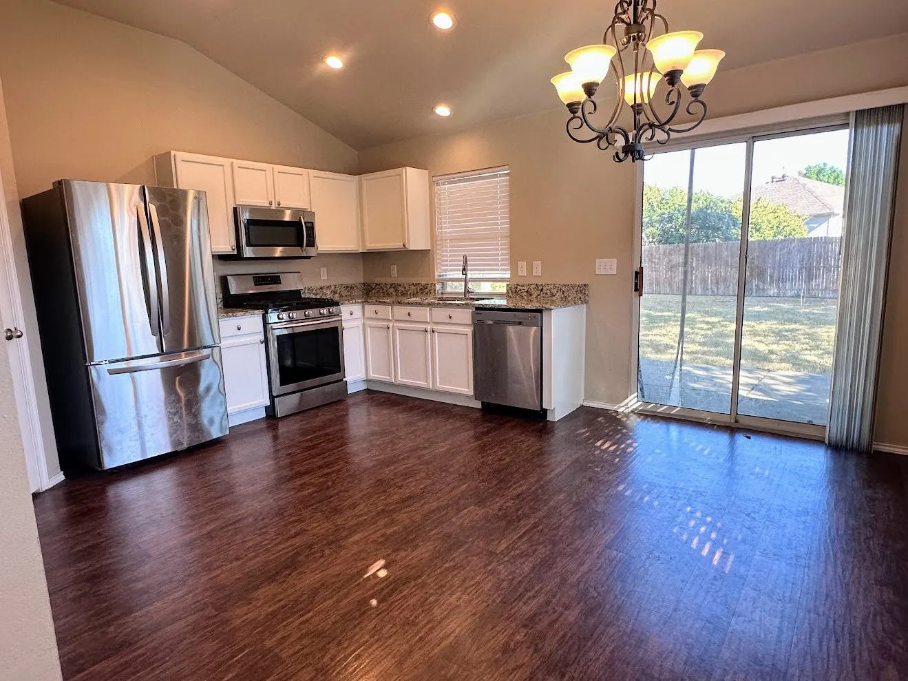 Single Family Residence For Rent in Collin County , 9220 Lenox Drive, Mc Kinney, Texas 75071, 3 Bedroom, 2 Bathroom, 2 Garage spaces, 1,391 Sqft, built in 2004, mls#21375385, Real Estate Agent in Mc Kinney, Homes For Rent in Collin county, Homes For Rent in Mc Kinney, Realtor in Mc Kinney Texas, Real Estate Brokerage Independent Realty Texas, Luminita Cordes Realtor