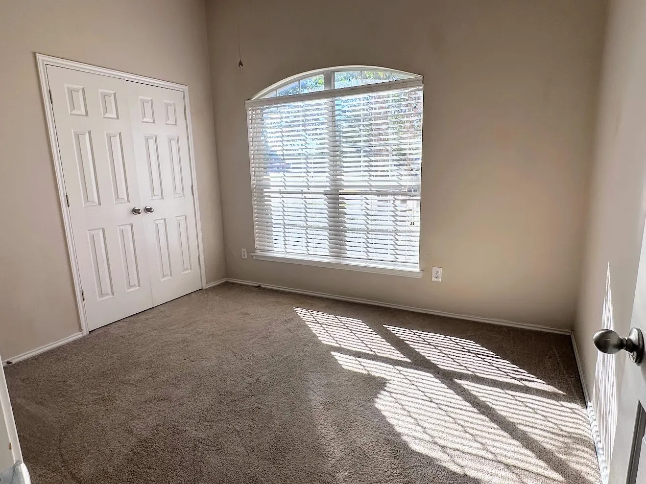 Single Family Residence For Rent in Collin County , 9220 Lenox Drive, Mc Kinney, Texas 75071, 3 Bedroom, 2 Bathroom, 2 Garage spaces, 1,391 Sqft, built in 2004, mls#21375385, Real Estate Agent in Mc Kinney, Homes For Rent in Collin county, Homes For Rent in Mc Kinney, Realtor in Mc Kinney Texas, Real Estate Brokerage Independent Realty Texas, Luminita Cordes Realtor