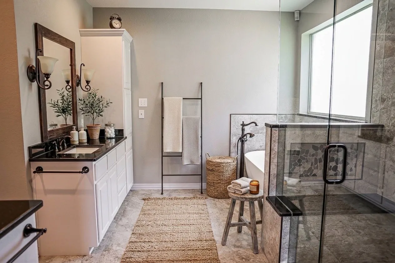 Single Family Residence For Rent in Collin County , 6308 Old York Drive, Plano, Texas 75093, 5 Bedroom, 4 Bathroom, 2 Garage spaces, 3,566 Sqft, built in 1993, mls#21377361, Real Estate Agent in Plano, Homes For Rent in Collin county, Homes For Rent in Plano, Realtor in Plano Texas, Real Estate Brokerage Independent Realty Texas, Luminita Cordes Realtor