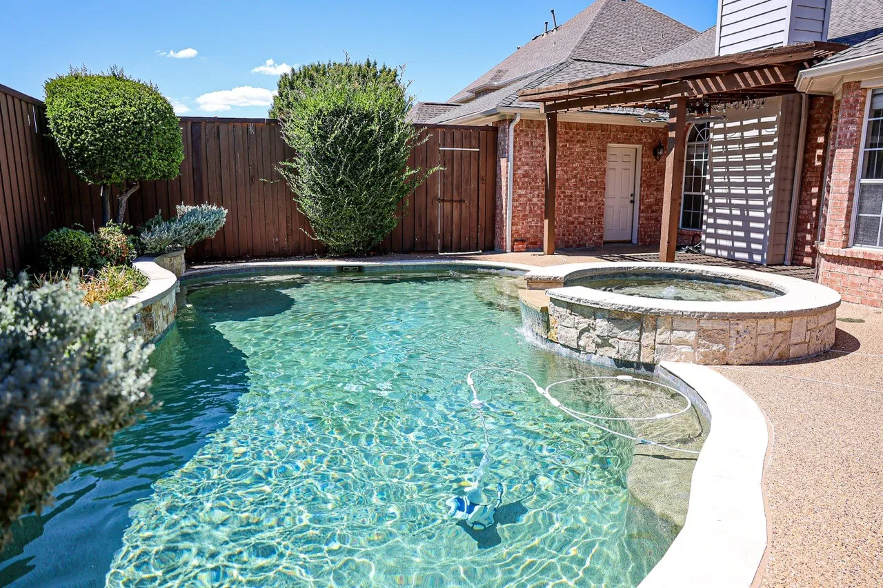 Single Family Residence For Rent in Collin County , 6308 Old York Drive, Plano, Texas 75093, 5 Bedroom, 4 Bathroom, 2 Garage spaces, 3,566 Sqft, built in 1993, mls#21377361, Real Estate Agent in Plano, Homes For Rent in Collin county, Homes For Rent in Plano, Realtor in Plano Texas, Real Estate Brokerage Independent Realty Texas, Luminita Cordes Realtor