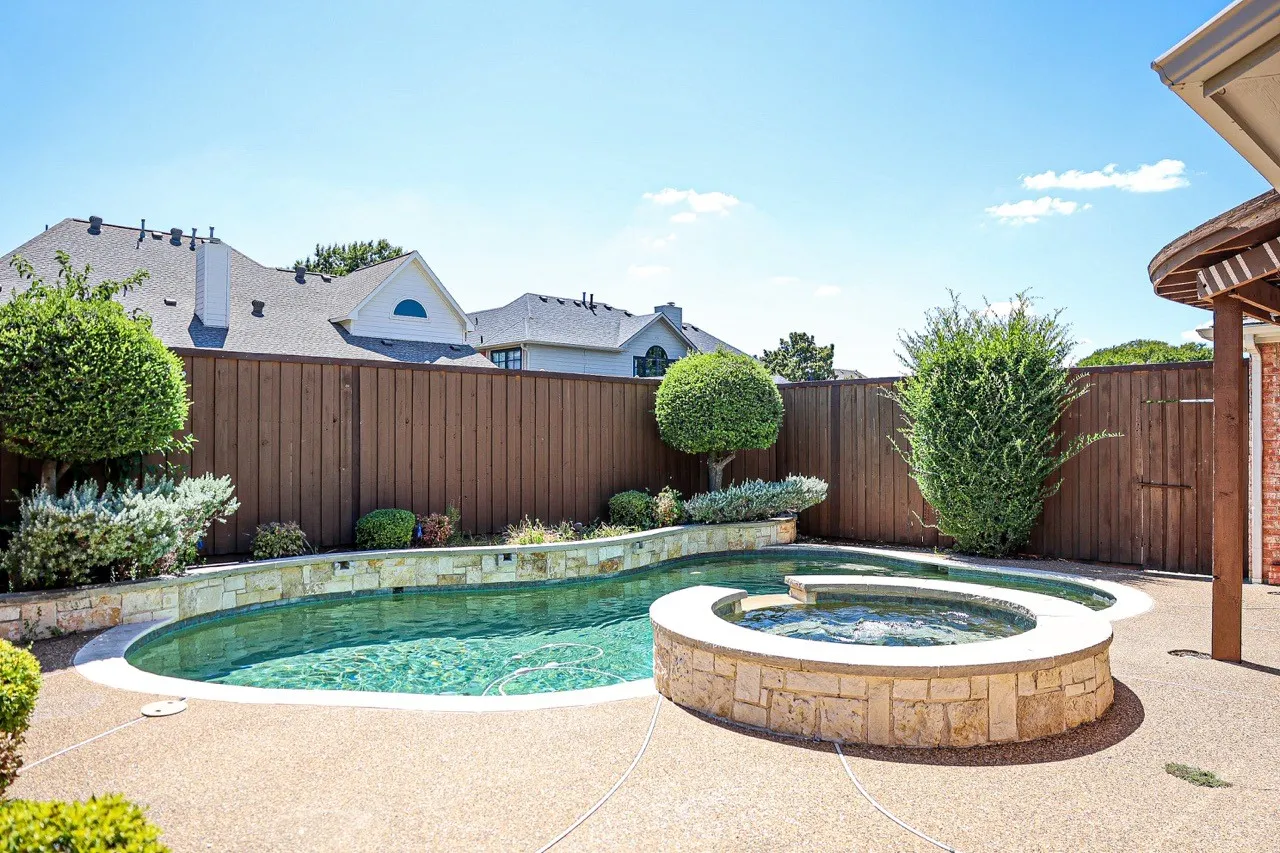Single Family Residence For Rent in Collin County , 6308 Old York Drive, Plano, Texas 75093, 5 Bedroom, 4 Bathroom, 2 Garage spaces, 3,566 Sqft, built in 1993, mls#21377361, Real Estate Agent in Plano, Homes For Rent in Collin county, Homes For Rent in Plano, Realtor in Plano Texas, Real Estate Brokerage Independent Realty Texas, Luminita Cordes Realtor