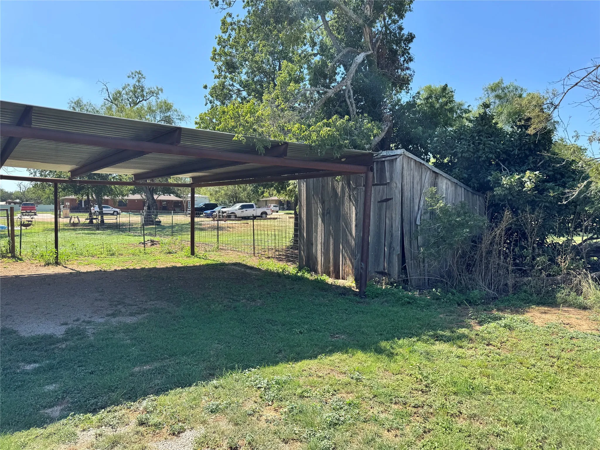 Single Family Residence For Sale in Coleman County , 204 Bowie Street, Santa Anna, Texas 76878, 2 Bedroom, 2 Bathroom, Garage spaces, 1,392 Sqft, built in 1940, mls#21377504, Real Estate Agent in Santa Anna, Homes For Sale in Coleman county, Homes For Sale in Santa Anna, Realtor in Santa Anna Texas, Real Estate Brokerage Independent Realty Texas, Luminita Cordes Realtor