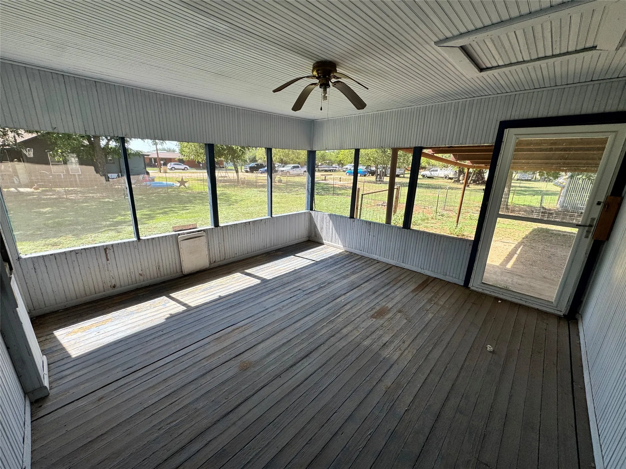 Single Family Residence For Sale in Coleman County , 204 Bowie Street, Santa Anna, Texas 76878, 2 Bedroom, 2 Bathroom, Garage spaces, 1,392 Sqft, built in 1940, mls#21377504, Real Estate Agent in Santa Anna, Homes For Sale in Coleman county, Homes For Sale in Santa Anna, Realtor in Santa Anna Texas, Real Estate Brokerage Independent Realty Texas, Luminita Cordes Realtor