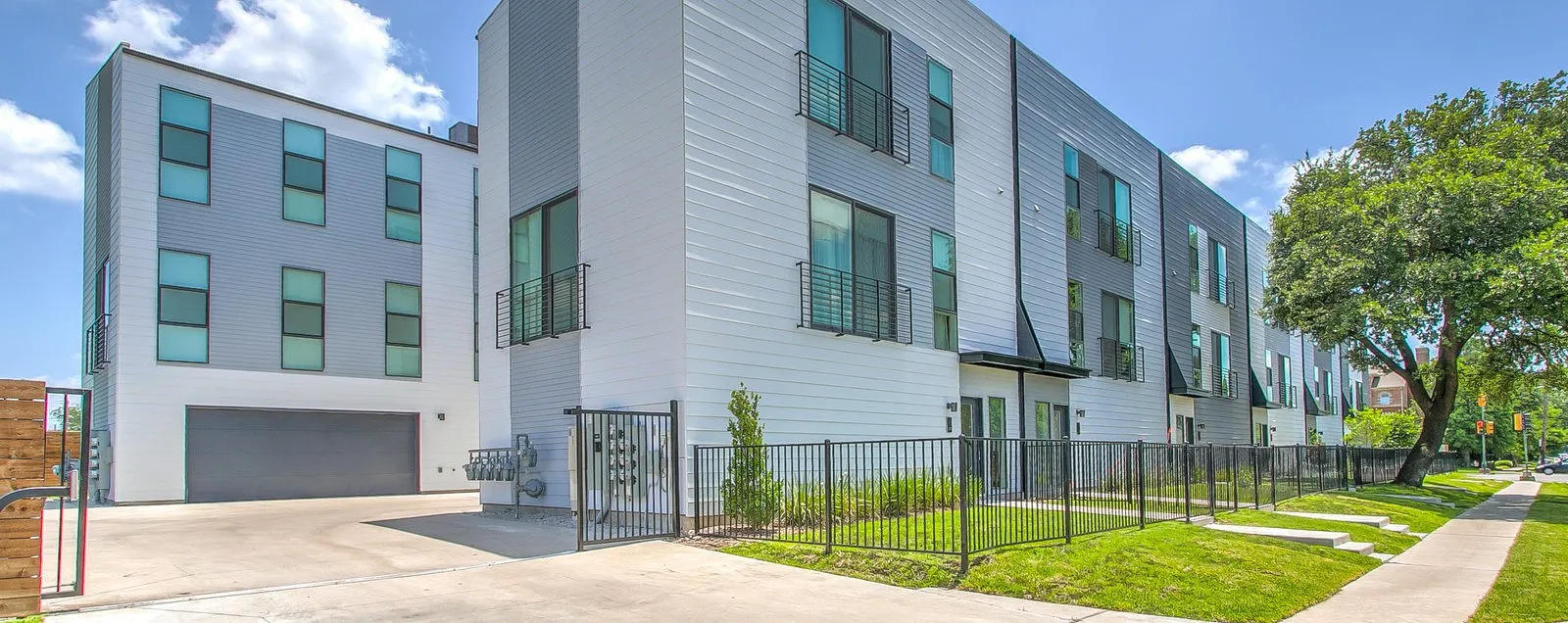 Townhouse For Rent in Dallas County , 4905 Live Oak Street C, Dallas, Texas 75206, 2 Bedroom, 3 Bathroom, 2 Garage spaces, 1,444 Sqft, built in 2016, mls#21377536, Real Estate Agent in Dallas, Homes For Rent in Dallas county, Homes For Rent in Dallas, Realtor in Dallas Texas, Real Estate Brokerage Independent Realty Texas, Luminita Cordes Realtor