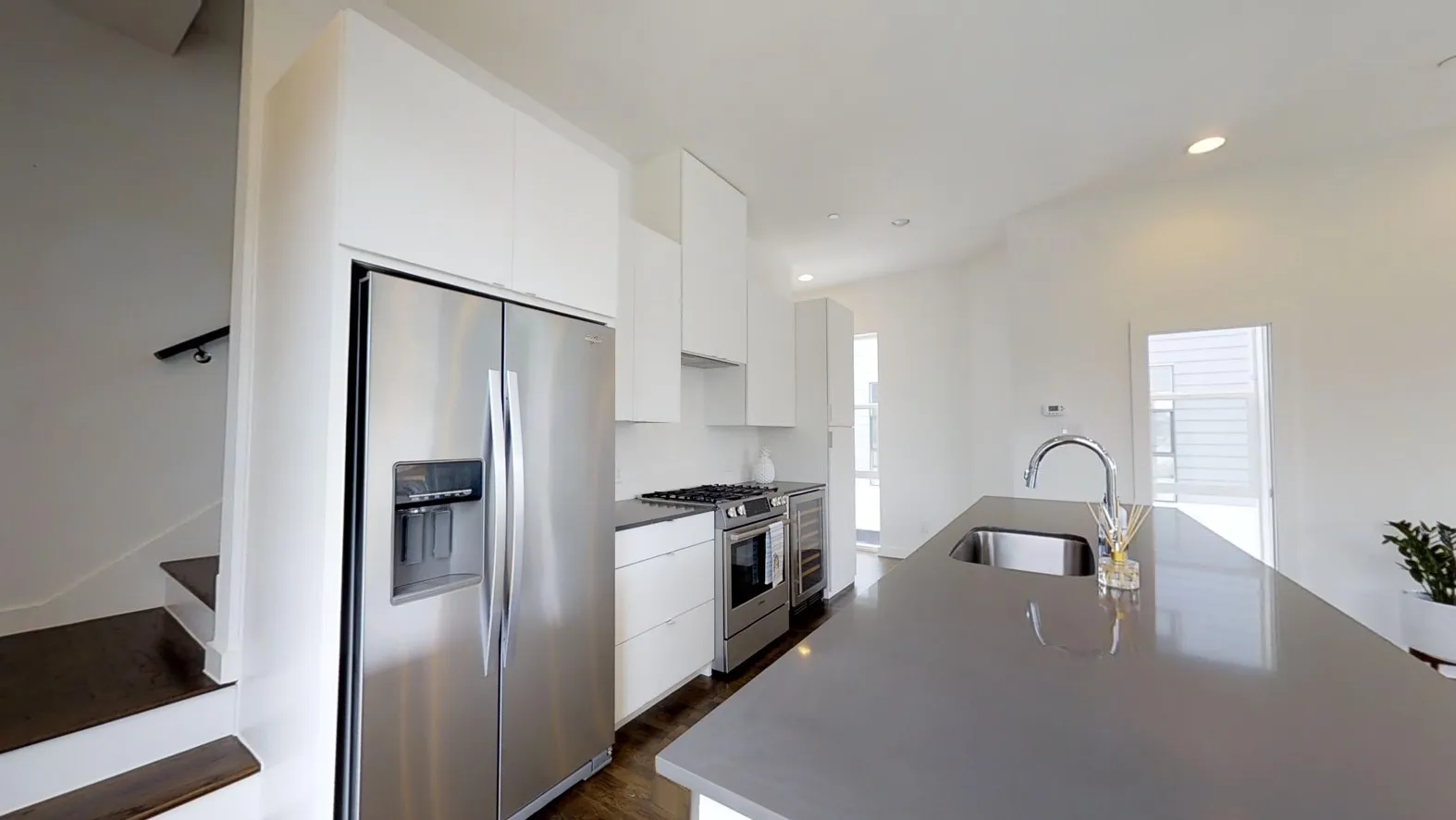 Townhouse For Rent in Dallas County , 4905 Live Oak Street C, Dallas, Texas 75206, 2 Bedroom, 3 Bathroom, 2 Garage spaces, 1,444 Sqft, built in 2016, mls#21377536, Real Estate Agent in Dallas, Homes For Rent in Dallas county, Homes For Rent in Dallas, Realtor in Dallas Texas, Real Estate Brokerage Independent Realty Texas, Luminita Cordes Realtor