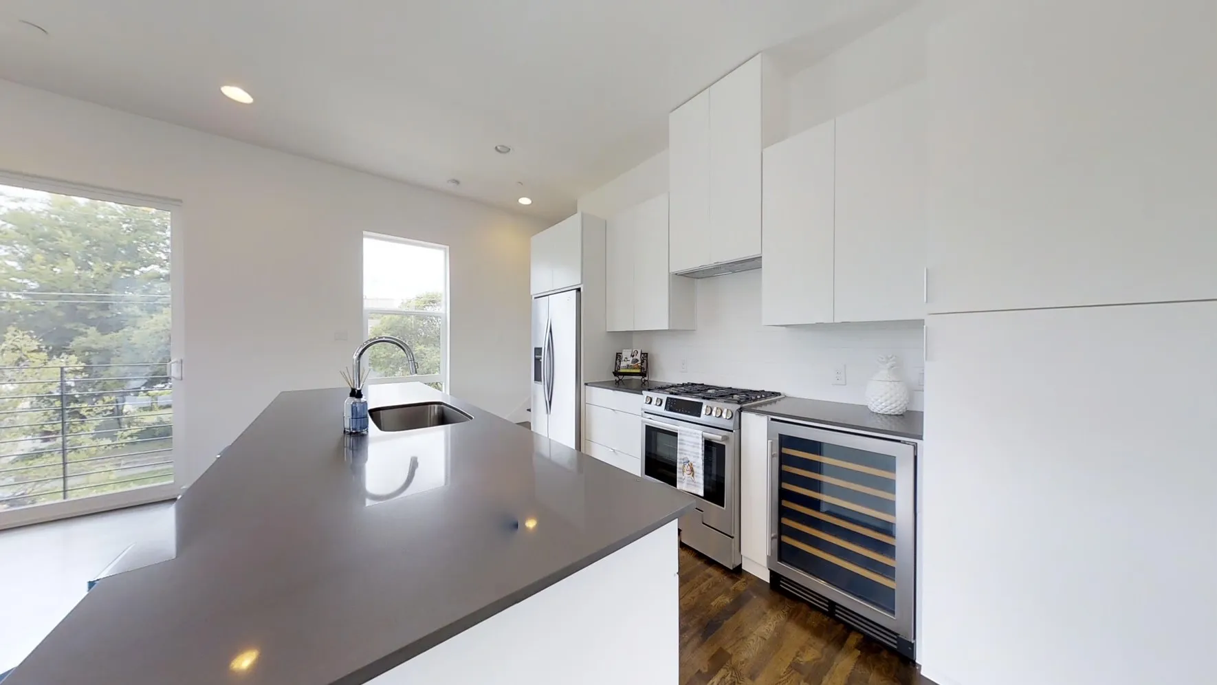 Townhouse For Rent in Dallas County , 4905 Live Oak Street C, Dallas, Texas 75206, 2 Bedroom, 3 Bathroom, 2 Garage spaces, 1,444 Sqft, built in 2016, mls#21377536, Real Estate Agent in Dallas, Homes For Rent in Dallas county, Homes For Rent in Dallas, Realtor in Dallas Texas, Real Estate Brokerage Independent Realty Texas, Luminita Cordes Realtor