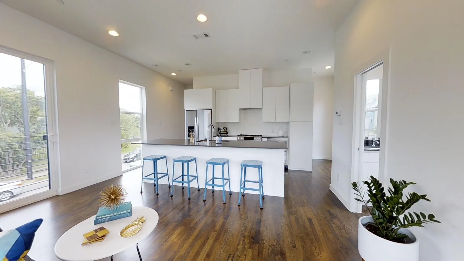 Townhouse For Rent in Dallas County , 4905 Live Oak Street C, Dallas, Texas 75206, 2 Bedroom, 3 Bathroom, 2 Garage spaces, 1,444 Sqft, built in 2016, mls#21377536, Real Estate Agent in Dallas, Homes For Rent in Dallas county, Homes For Rent in Dallas, Realtor in Dallas Texas, Real Estate Brokerage Independent Realty Texas, Luminita Cordes Realtor