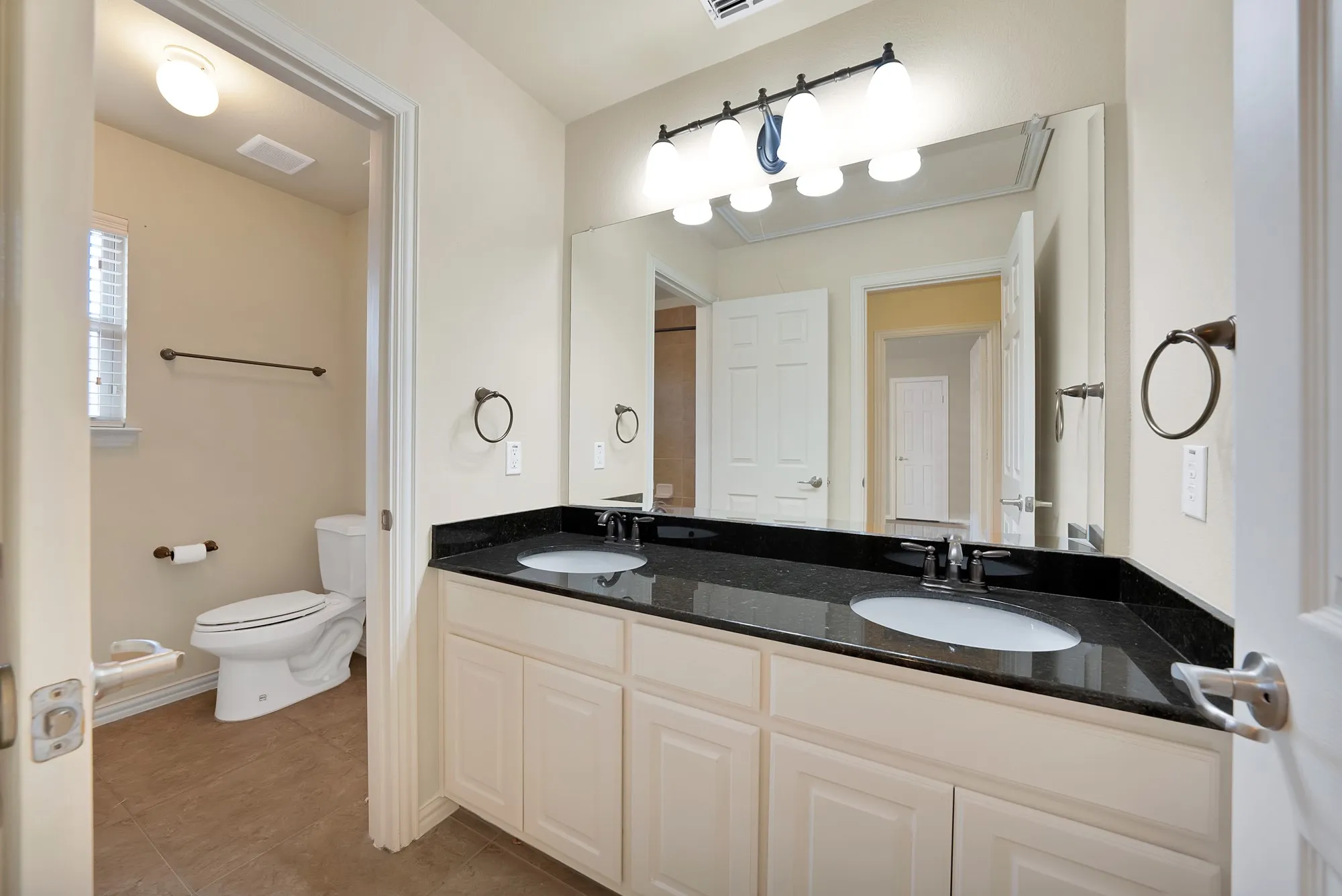 Single Family Residence For Sale in Collin County , 5004 Westport Drive, Mc Kinney, Texas 75070, 3 Bedroom, 3 Bathroom, 2 Garage spaces, 2,870 Sqft, built in 2008, mls#21368090, Real Estate Agent in Mc Kinney, Homes For Sale in Collin county, Homes For Sale in Mc Kinney, Realtor in Mc Kinney Texas, Real Estate Brokerage Independent Realty Texas, Luminita Cordes Realtor