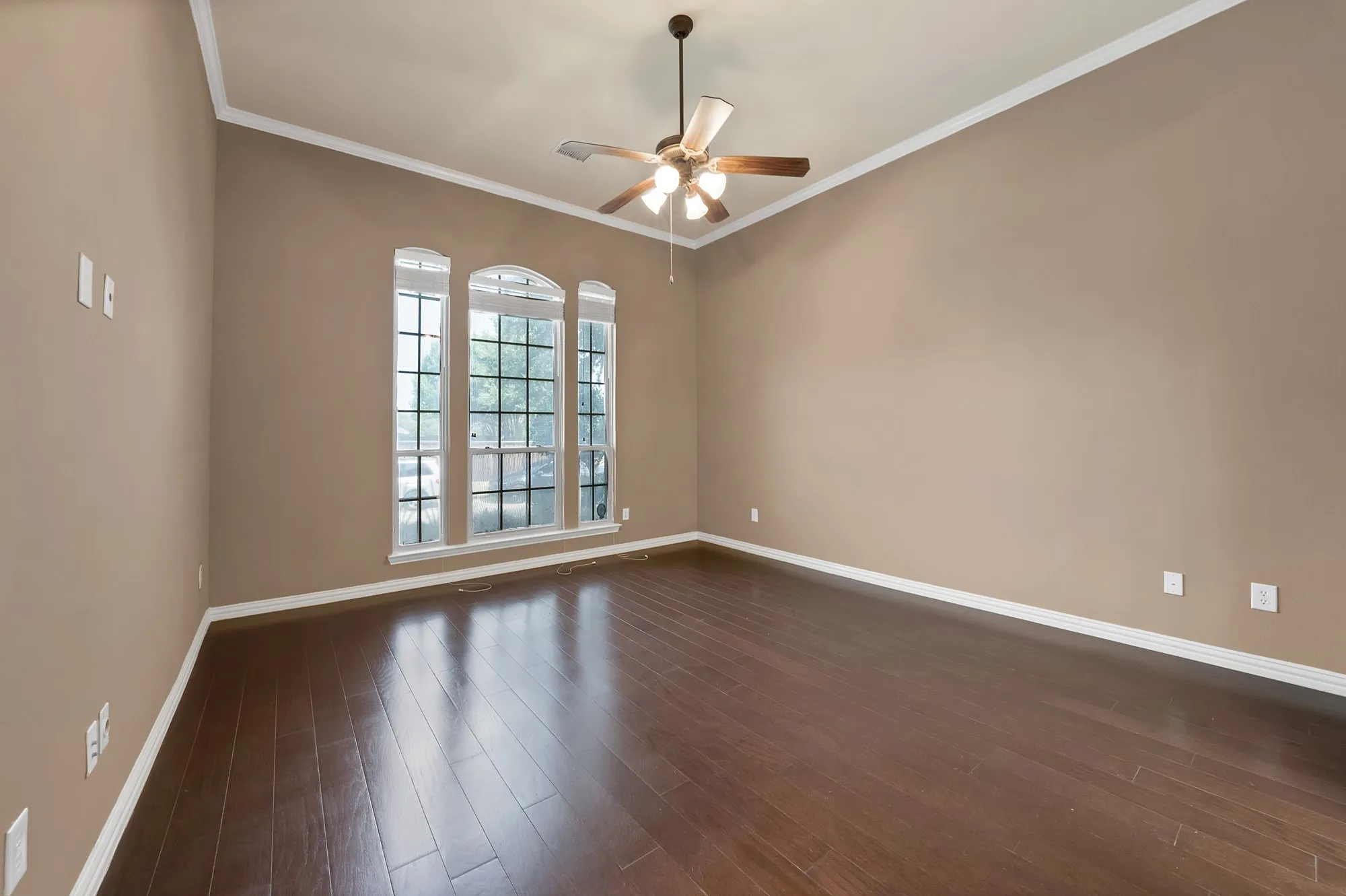 Single Family Residence For Sale in Collin County , 5004 Westport Drive, Mc Kinney, Texas 75070, 3 Bedroom, 3 Bathroom, 2 Garage spaces, 2,870 Sqft, built in 2008, mls#21368090, Real Estate Agent in Mc Kinney, Homes For Sale in Collin county, Homes For Sale in Mc Kinney, Realtor in Mc Kinney Texas, Real Estate Brokerage Independent Realty Texas, Luminita Cordes Realtor