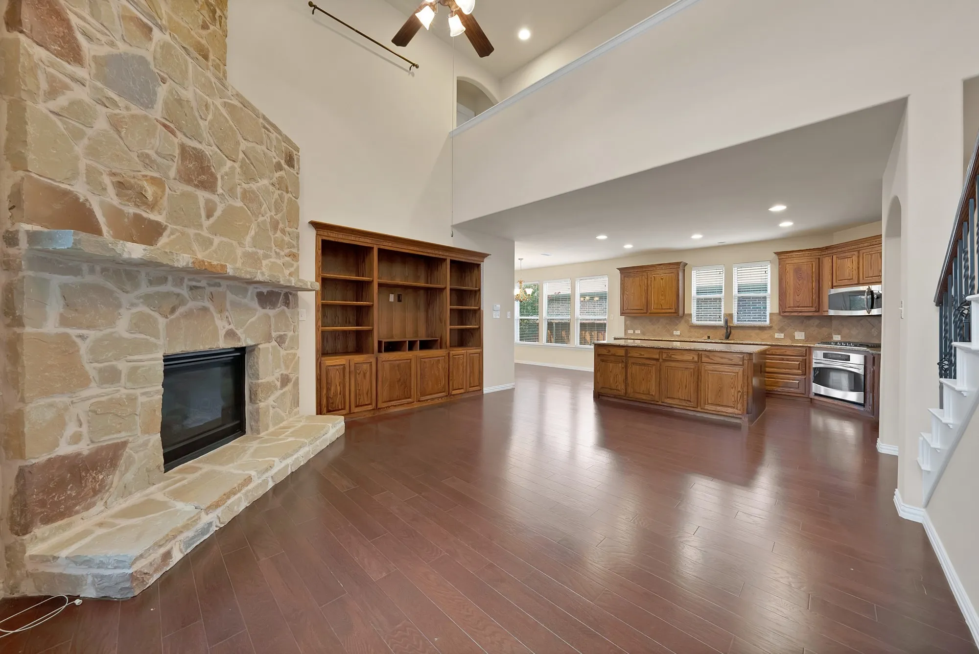 Single Family Residence For Sale in Collin County , 5004 Westport Drive, Mc Kinney, Texas 75070, 3 Bedroom, 3 Bathroom, 2 Garage spaces, 2,870 Sqft, built in 2008, mls#21368090, Real Estate Agent in Mc Kinney, Homes For Sale in Collin county, Homes For Sale in Mc Kinney, Realtor in Mc Kinney Texas, Real Estate Brokerage Independent Realty Texas, Luminita Cordes Realtor