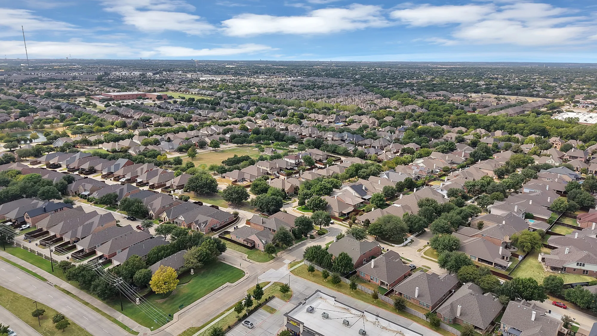 Single Family Residence For Sale in Collin County , 5004 Westport Drive, Mc Kinney, Texas 75070, 3 Bedroom, 3 Bathroom, 2 Garage spaces, 2,870 Sqft, built in 2008, mls#21368090, Real Estate Agent in Mc Kinney, Homes For Sale in Collin county, Homes For Sale in Mc Kinney, Realtor in Mc Kinney Texas, Real Estate Brokerage Independent Realty Texas, Luminita Cordes Realtor