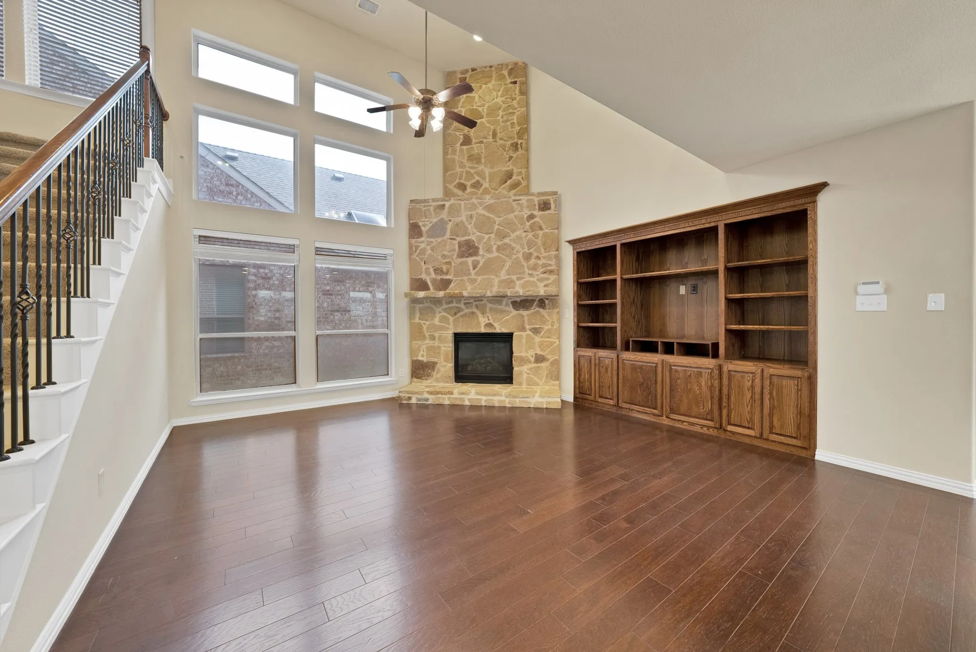 Single Family Residence For Sale in Collin County , 5004 Westport Drive, Mc Kinney, Texas 75070, 3 Bedroom, 3 Bathroom, 2 Garage spaces, 2,870 Sqft, built in 2008, mls#21368090, Real Estate Agent in Mc Kinney, Homes For Sale in Collin county, Homes For Sale in Mc Kinney, Realtor in Mc Kinney Texas, Real Estate Brokerage Independent Realty Texas, Luminita Cordes Realtor