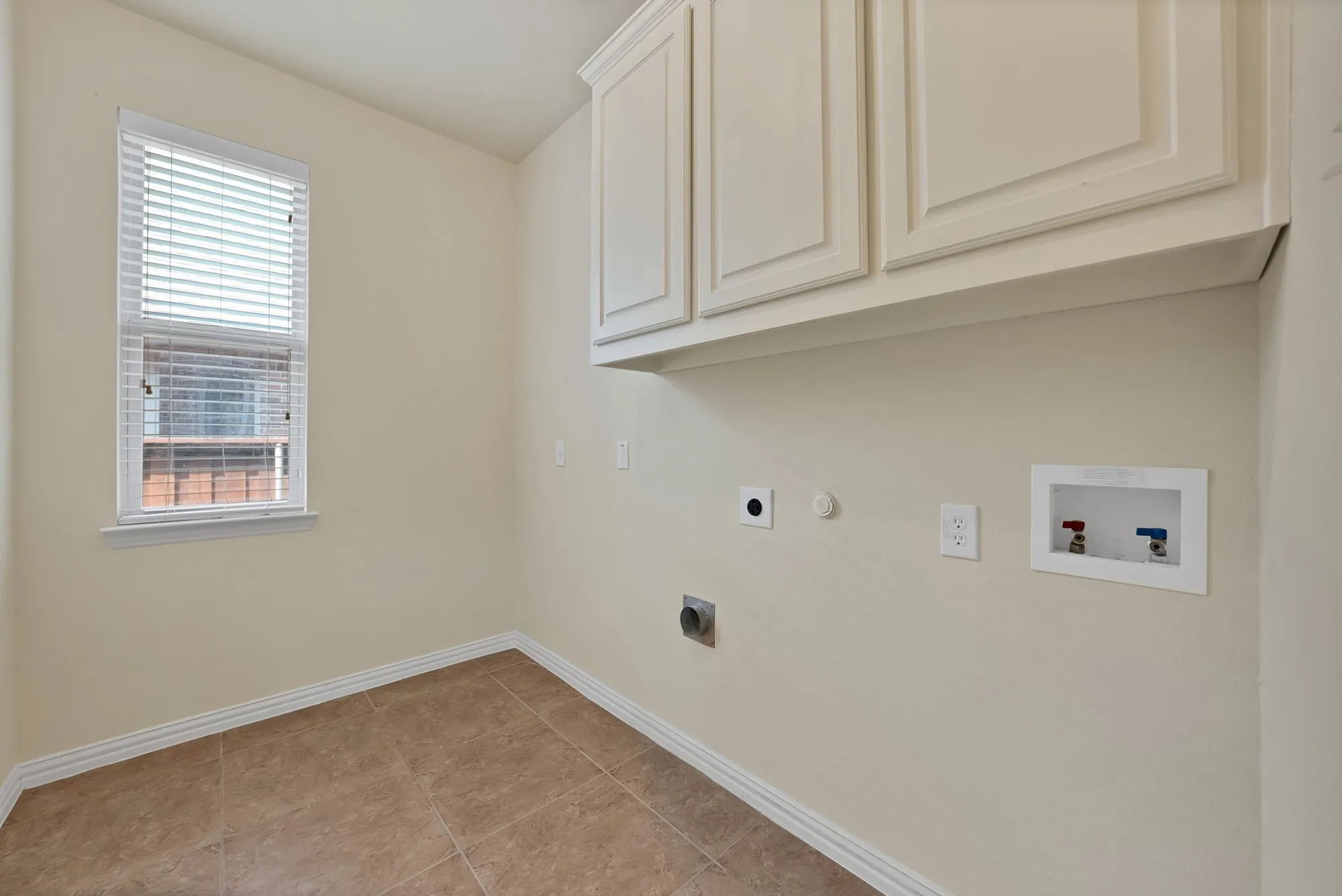 Single Family Residence For Sale in Collin County , 5004 Westport Drive, Mc Kinney, Texas 75070, 3 Bedroom, 3 Bathroom, 2 Garage spaces, 2,870 Sqft, built in 2008, mls#21368090, Real Estate Agent in Mc Kinney, Homes For Sale in Collin county, Homes For Sale in Mc Kinney, Realtor in Mc Kinney Texas, Real Estate Brokerage Independent Realty Texas, Luminita Cordes Realtor