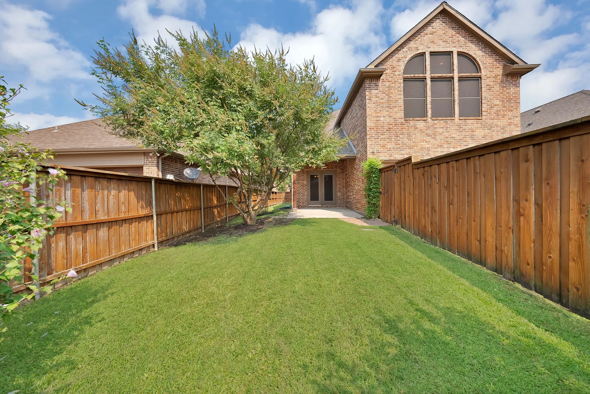 Single Family Residence For Sale in Collin County , 5004 Westport Drive, Mc Kinney, Texas 75070, 3 Bedroom, 3 Bathroom, 2 Garage spaces, 2,870 Sqft, built in 2008, mls#21368090, Real Estate Agent in Mc Kinney, Homes For Sale in Collin county, Homes For Sale in Mc Kinney, Realtor in Mc Kinney Texas, Real Estate Brokerage Independent Realty Texas, Luminita Cordes Realtor