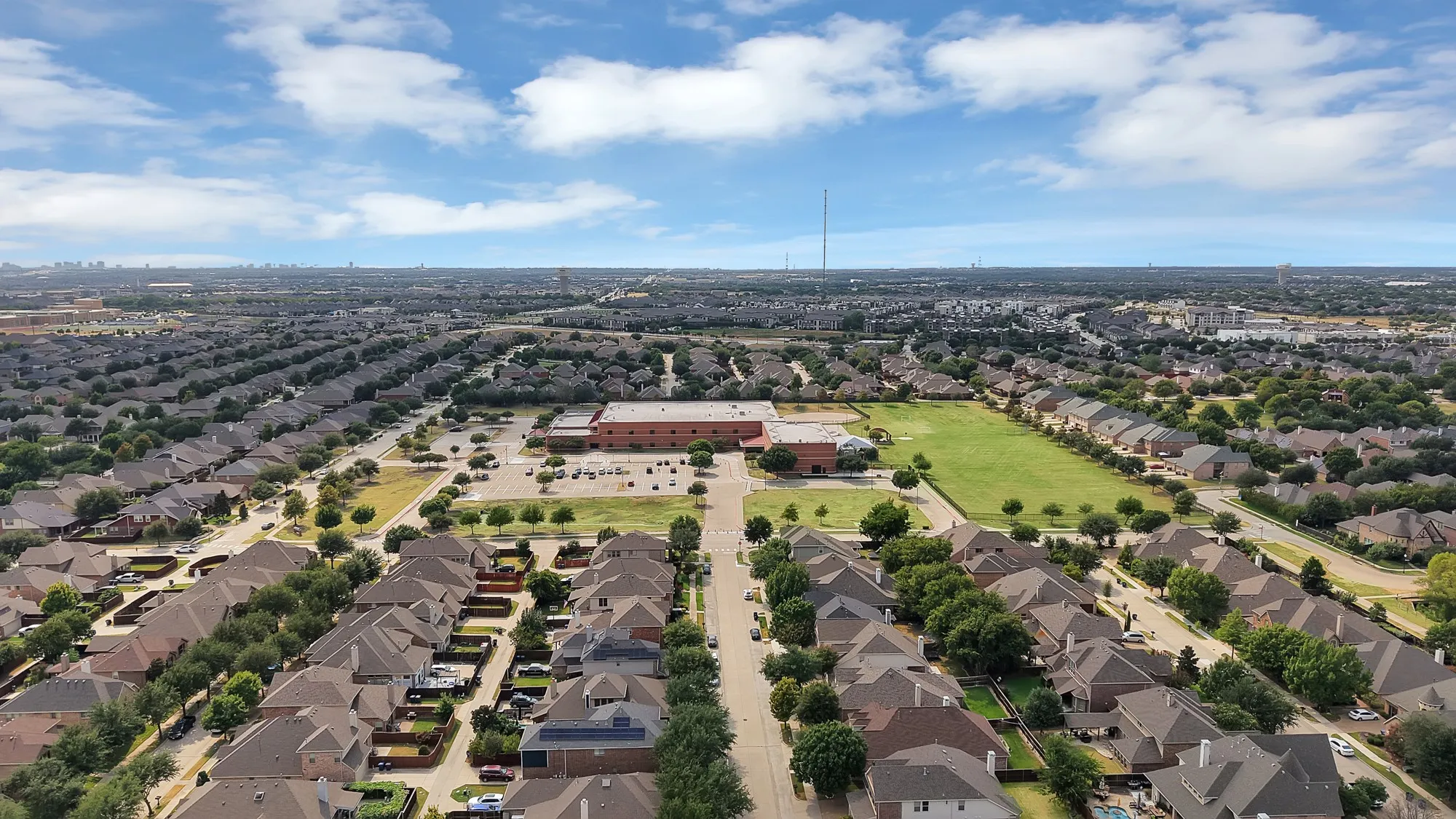 Single Family Residence For Sale in Collin County , 5004 Westport Drive, Mc Kinney, Texas 75070, 3 Bedroom, 3 Bathroom, 2 Garage spaces, 2,870 Sqft, built in 2008, mls#21368090, Real Estate Agent in Mc Kinney, Homes For Sale in Collin county, Homes For Sale in Mc Kinney, Realtor in Mc Kinney Texas, Real Estate Brokerage Independent Realty Texas, Luminita Cordes Realtor