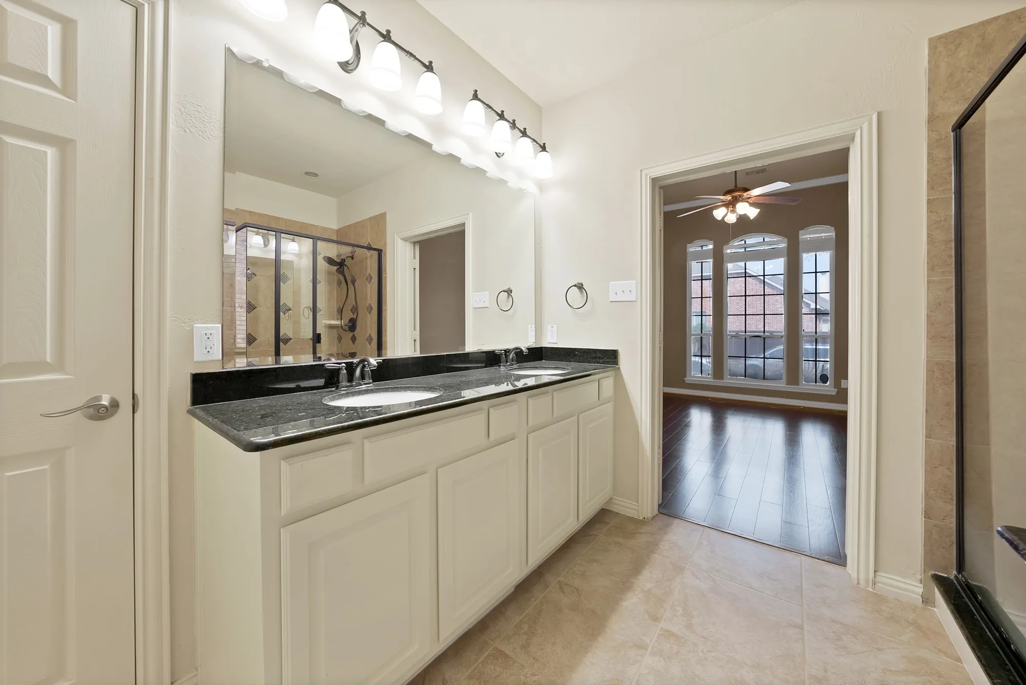 Single Family Residence For Sale in Collin County , 5004 Westport Drive, Mc Kinney, Texas 75070, 3 Bedroom, 3 Bathroom, 2 Garage spaces, 2,870 Sqft, built in 2008, mls#21368090, Real Estate Agent in Mc Kinney, Homes For Sale in Collin county, Homes For Sale in Mc Kinney, Realtor in Mc Kinney Texas, Real Estate Brokerage Independent Realty Texas, Luminita Cordes Realtor
