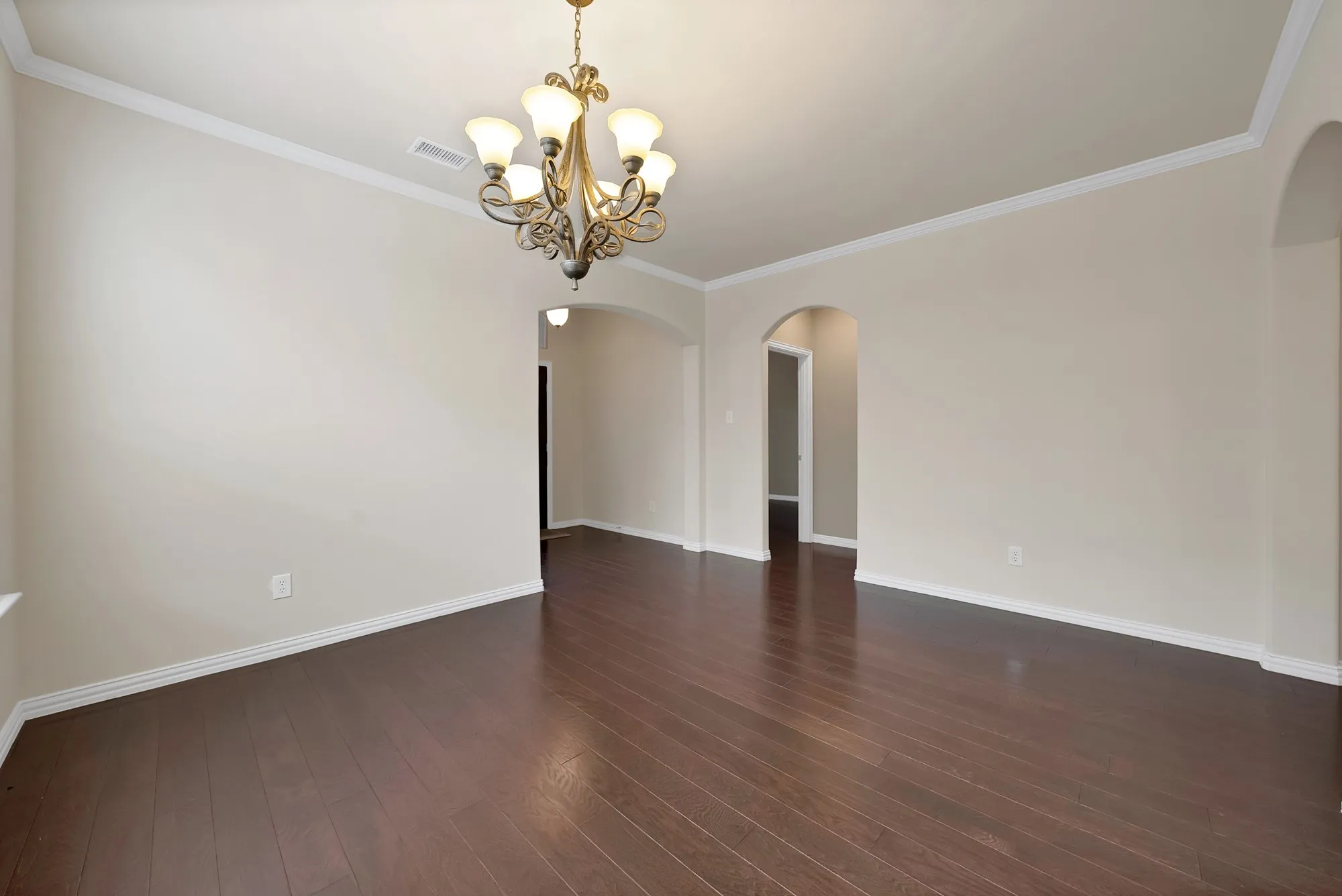 Single Family Residence For Sale in Collin County , 5004 Westport Drive, Mc Kinney, Texas 75070, 3 Bedroom, 3 Bathroom, 2 Garage spaces, 2,870 Sqft, built in 2008, mls#21368090, Real Estate Agent in Mc Kinney, Homes For Sale in Collin county, Homes For Sale in Mc Kinney, Realtor in Mc Kinney Texas, Real Estate Brokerage Independent Realty Texas, Luminita Cordes Realtor
