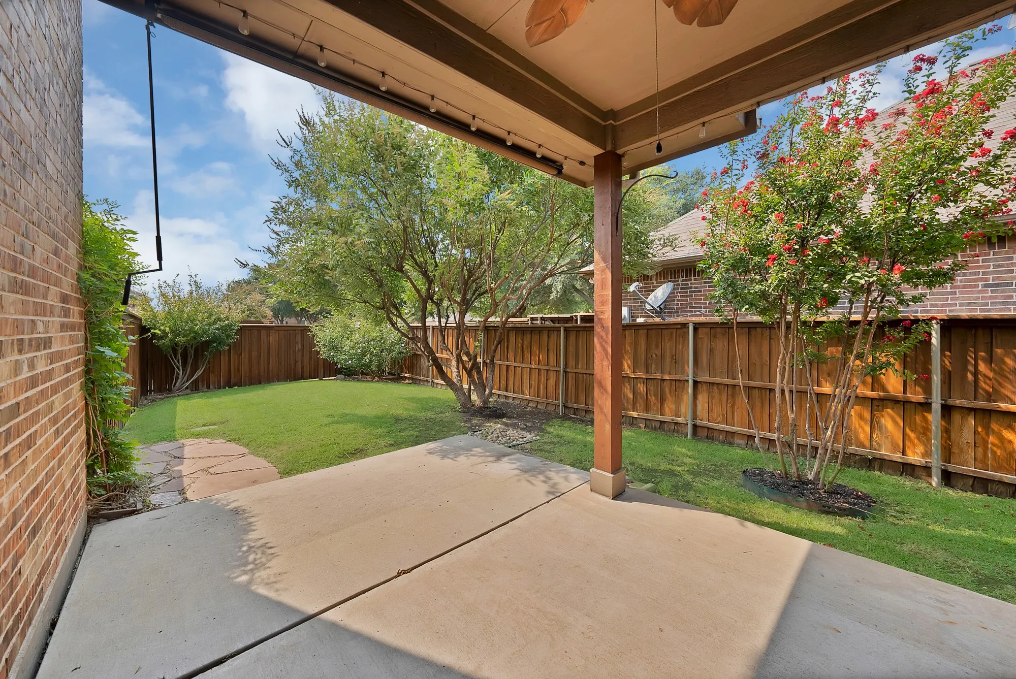Single Family Residence For Sale in Collin County , 5004 Westport Drive, Mc Kinney, Texas 75070, 3 Bedroom, 3 Bathroom, 2 Garage spaces, 2,870 Sqft, built in 2008, mls#21368090, Real Estate Agent in Mc Kinney, Homes For Sale in Collin county, Homes For Sale in Mc Kinney, Realtor in Mc Kinney Texas, Real Estate Brokerage Independent Realty Texas, Luminita Cordes Realtor