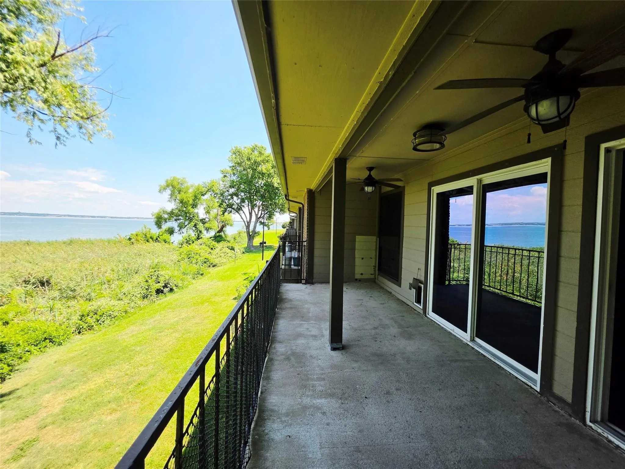 Condominium For Rent in Dallas County , 4452 Chaha Road 204, Garland, Texas 75043, 2 Bedroom, 2 Bathroom, Garage spaces, 958 Sqft, built in 1981, mls#21377526, Real Estate Agent in Garland, Homes For Rent in Dallas county, Homes For Rent in Garland, Realtor in Garland Texas, Real Estate Brokerage Independent Realty Texas, Luminita Cordes Realtor