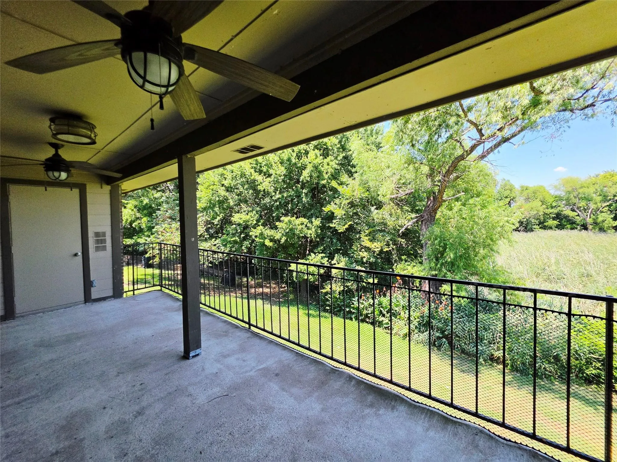 Condominium For Rent in Dallas County , 4452 Chaha Road 204, Garland, Texas 75043, 2 Bedroom, 2 Bathroom, Garage spaces, 958 Sqft, built in 1981, mls#21377526, Real Estate Agent in Garland, Homes For Rent in Dallas county, Homes For Rent in Garland, Realtor in Garland Texas, Real Estate Brokerage Independent Realty Texas, Luminita Cordes Realtor