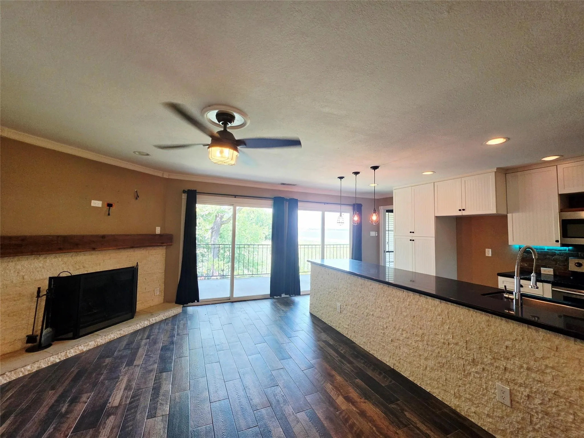 Condominium For Rent in Dallas County , 4452 Chaha Road 204, Garland, Texas 75043, 2 Bedroom, 2 Bathroom, Garage spaces, 958 Sqft, built in 1981, mls#21377526, Real Estate Agent in Garland, Homes For Rent in Dallas county, Homes For Rent in Garland, Realtor in Garland Texas, Real Estate Brokerage Independent Realty Texas, Luminita Cordes Realtor