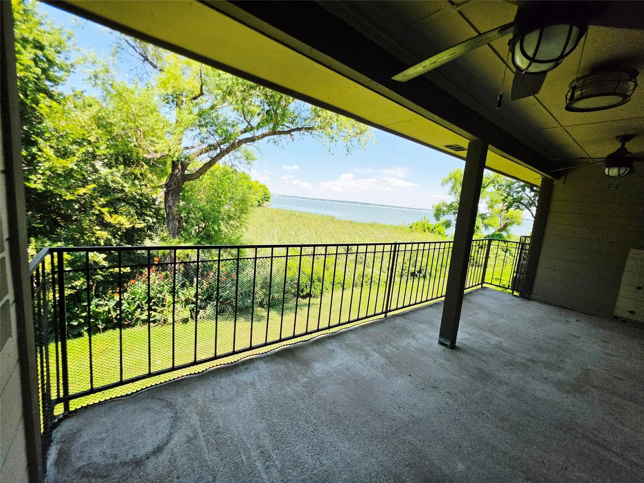 Condominium For Rent in Dallas County , 4452 Chaha Road 204, Garland, Texas 75043, 2 Bedroom, 2 Bathroom, Garage spaces, 958 Sqft, built in 1981, mls#21377526, Real Estate Agent in Garland, Homes For Rent in Dallas county, Homes For Rent in Garland, Realtor in Garland Texas, Real Estate Brokerage Independent Realty Texas, Luminita Cordes Realtor