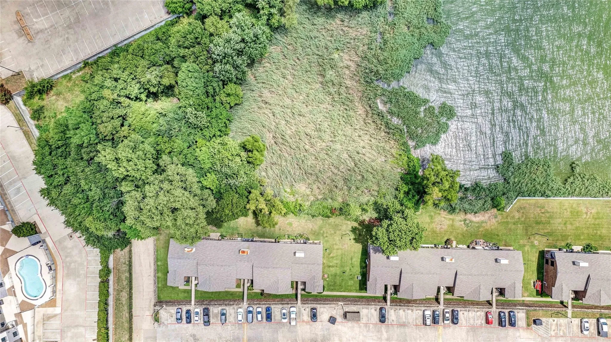 Condominium For Rent in Dallas County , 4452 Chaha Road 204, Garland, Texas 75043, 2 Bedroom, 2 Bathroom, Garage spaces, 958 Sqft, built in 1981, mls#21377526, Real Estate Agent in Garland, Homes For Rent in Dallas county, Homes For Rent in Garland, Realtor in Garland Texas, Real Estate Brokerage Independent Realty Texas, Luminita Cordes Realtor