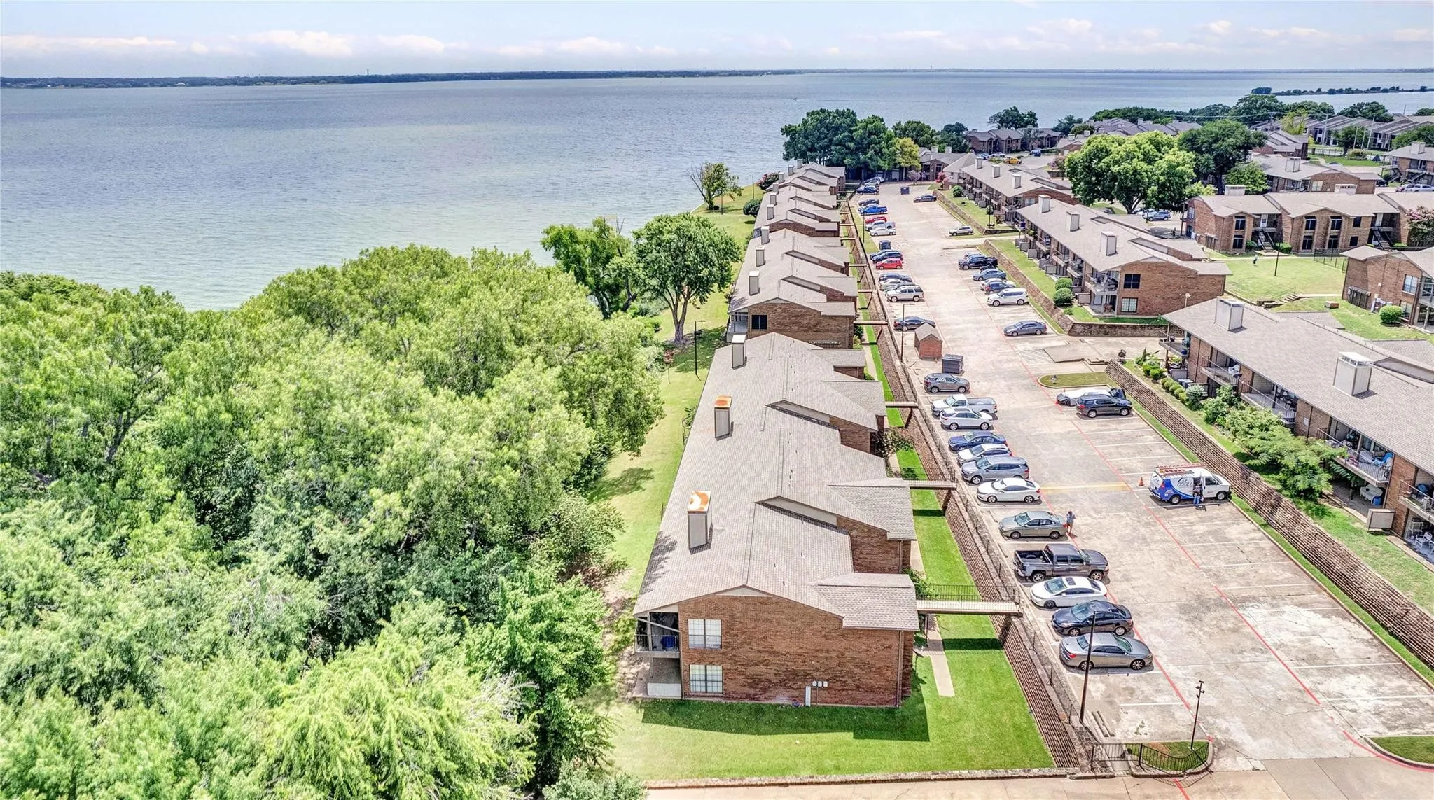 Condominium For Rent in Dallas County , 4452 Chaha Road 204, Garland, Texas 75043, 2 Bedroom, 2 Bathroom, Garage spaces, 958 Sqft, built in 1981, mls#21377526, Real Estate Agent in Garland, Homes For Rent in Dallas county, Homes For Rent in Garland, Realtor in Garland Texas, Real Estate Brokerage Independent Realty Texas, Luminita Cordes Realtor