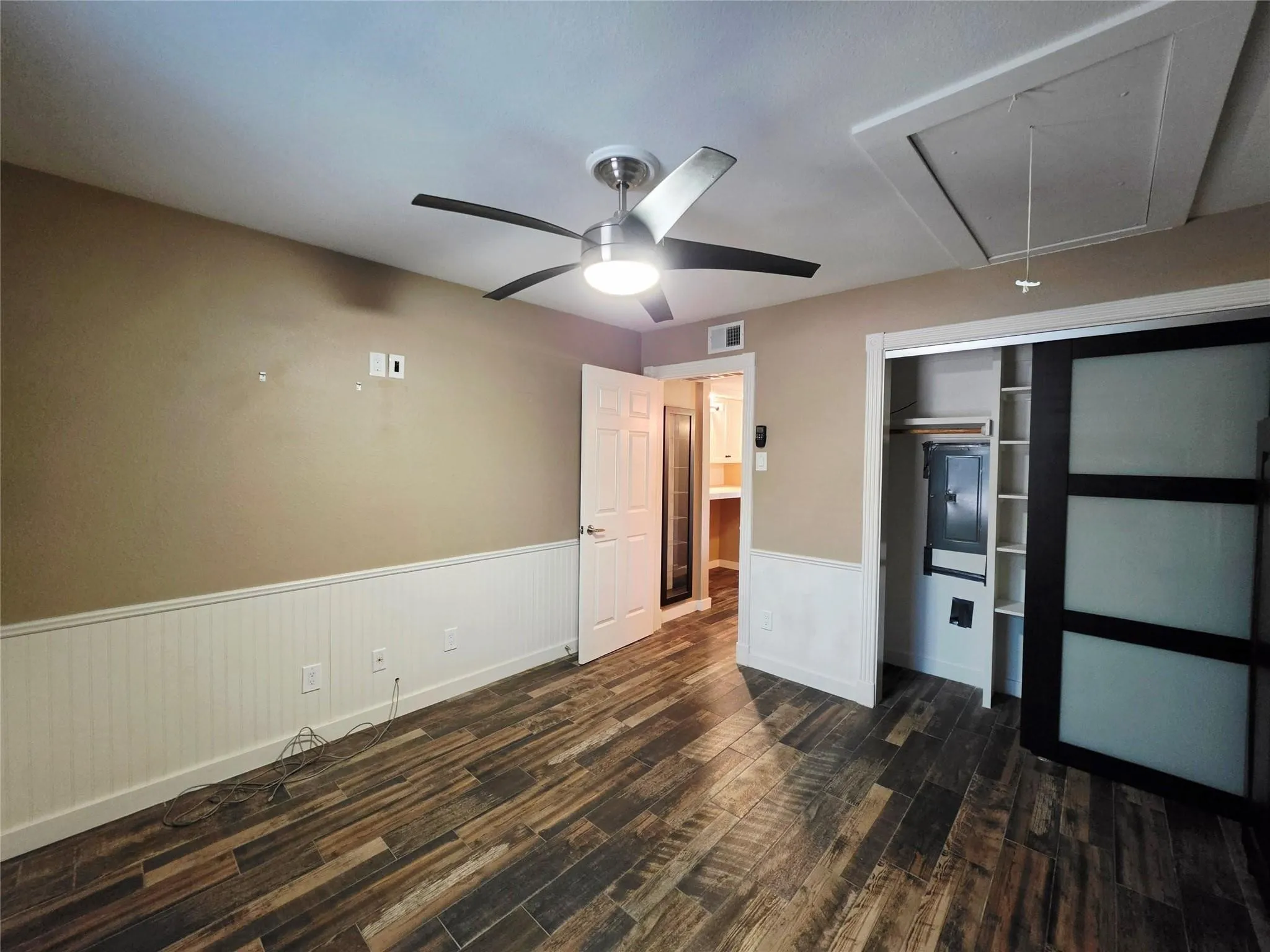 Condominium For Rent in Dallas County , 4452 Chaha Road 204, Garland, Texas 75043, 2 Bedroom, 2 Bathroom, Garage spaces, 958 Sqft, built in 1981, mls#21377526, Real Estate Agent in Garland, Homes For Rent in Dallas county, Homes For Rent in Garland, Realtor in Garland Texas, Real Estate Brokerage Independent Realty Texas, Luminita Cordes Realtor