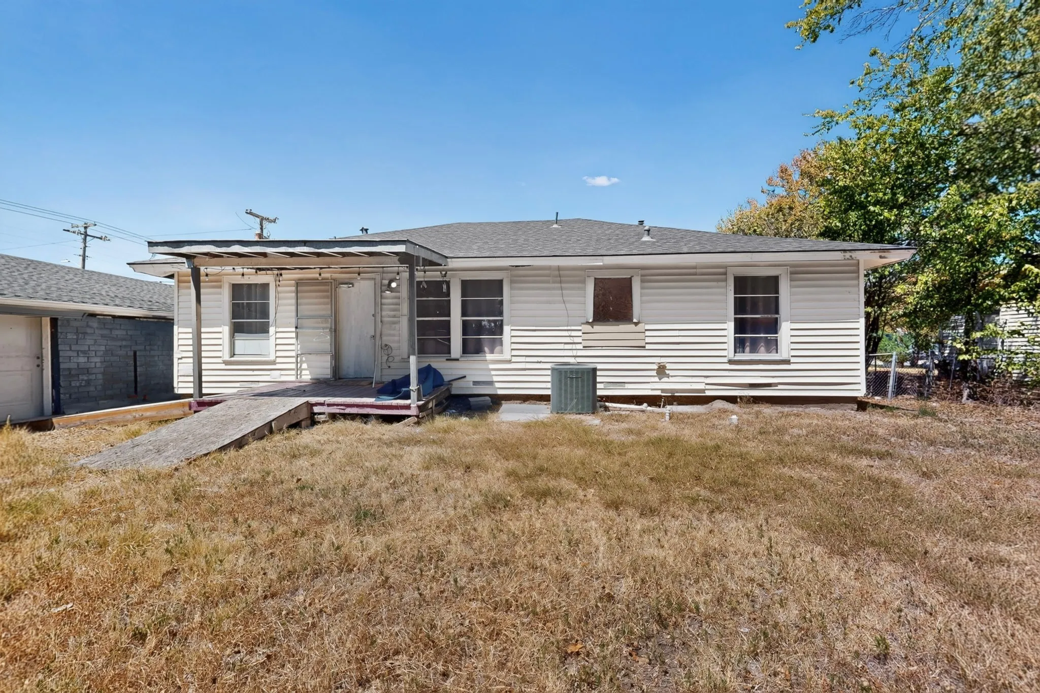 For Sale in Dallas County , 3004 Hickory Tree Road, Balch Springs, Texas 75180, 3 Bedroom, 2 Bathroom, Garage spaces, 4,215 Sqft, built in 1953, mls#21377250, Real Estate Agent in Balch Springs, Homes For Sale in Dallas county, Homes For Sale in Balch Springs, Realtor in Balch Springs Texas, Real Estate Brokerage Independent Realty Texas, Luminita Cordes Realtor