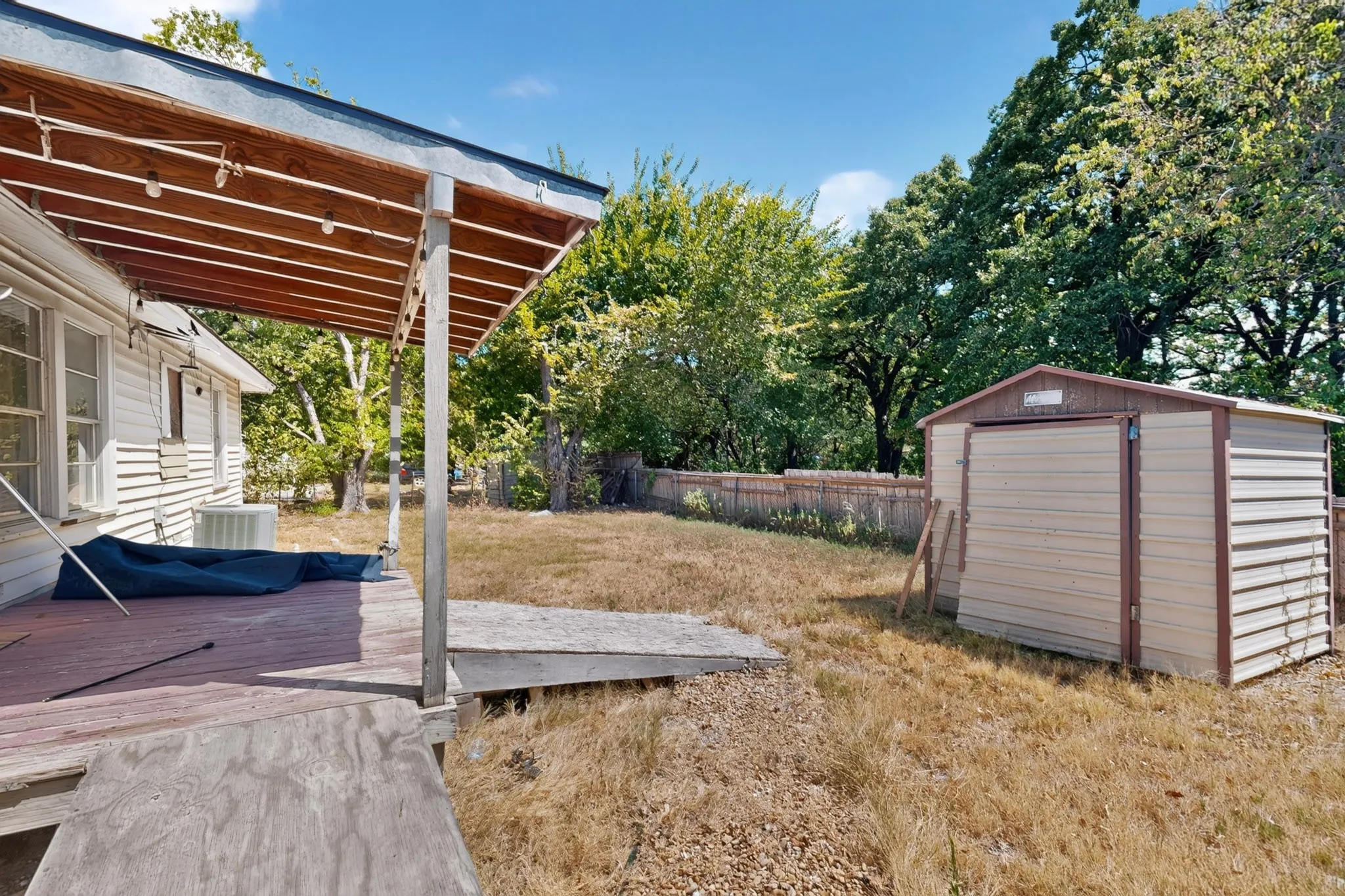 For Sale in Dallas County , 3004 Hickory Tree Road, Balch Springs, Texas 75180, 3 Bedroom, 2 Bathroom, Garage spaces, 4,215 Sqft, built in 1953, mls#21377250, Real Estate Agent in Balch Springs, Homes For Sale in Dallas county, Homes For Sale in Balch Springs, Realtor in Balch Springs Texas, Real Estate Brokerage Independent Realty Texas, Luminita Cordes Realtor