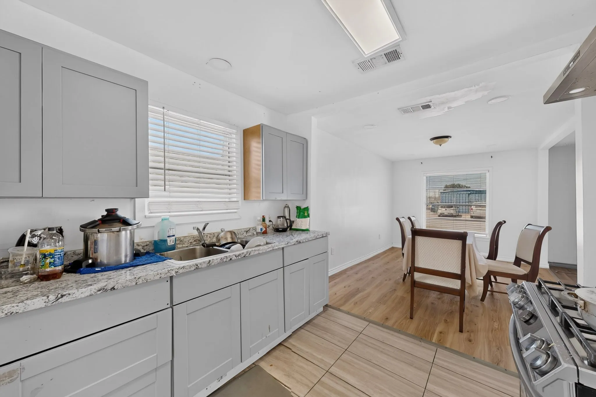 For Sale in Dallas County , 3004 Hickory Tree Road, Balch Springs, Texas 75180, 3 Bedroom, 2 Bathroom, Garage spaces, 4,215 Sqft, built in 1953, mls#21377250, Real Estate Agent in Balch Springs, Homes For Sale in Dallas county, Homes For Sale in Balch Springs, Realtor in Balch Springs Texas, Real Estate Brokerage Independent Realty Texas, Luminita Cordes Realtor