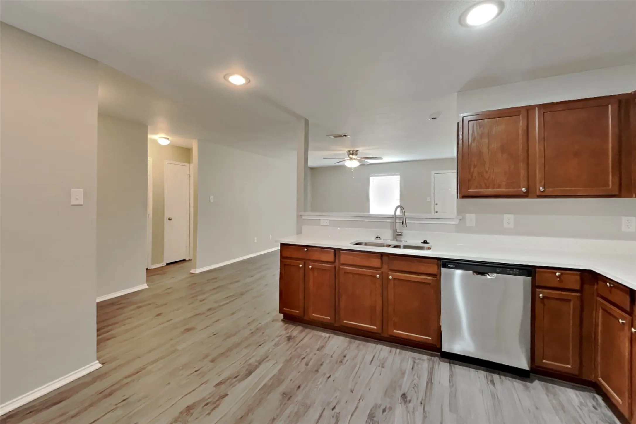 Single Family Residence For Rent in Tarrant County , 1269 Wysteria Lane, Burleson, Texas 76028, 3 Bedroom, 2 Bathroom, 2 Garage spaces, 1,406 Sqft, built in 2012, mls#21377535, Real Estate Agent in Burleson, Homes For Rent in Tarrant county, Homes For Rent in Burleson, Realtor in Burleson Texas, Real Estate Brokerage Independent Realty Texas, Luminita Cordes Realtor