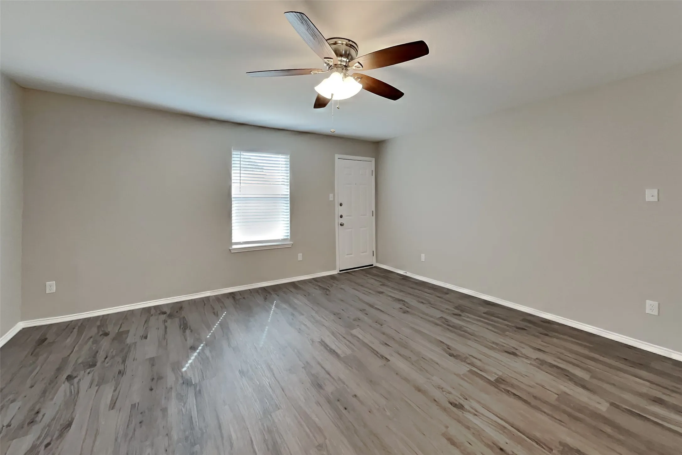 Single Family Residence For Rent in Tarrant County , 1269 Wysteria Lane, Burleson, Texas 76028, 3 Bedroom, 2 Bathroom, 2 Garage spaces, 1,406 Sqft, built in 2012, mls#21377535, Real Estate Agent in Burleson, Homes For Rent in Tarrant county, Homes For Rent in Burleson, Realtor in Burleson Texas, Real Estate Brokerage Independent Realty Texas, Luminita Cordes Realtor
