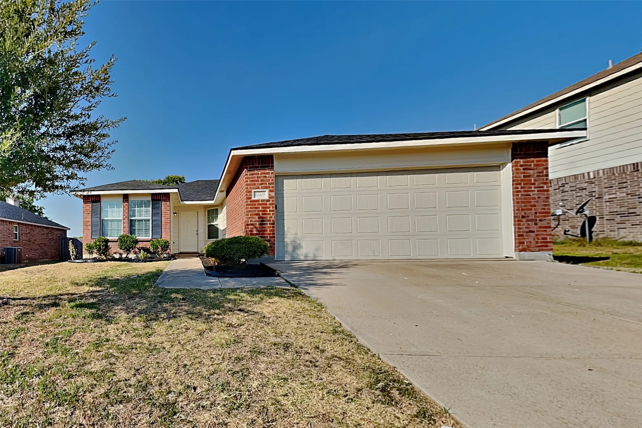 Single Family Residence For Rent in Tarrant County , 1269 Wysteria Lane, Burleson, Texas 76028, 3 Bedroom, 2 Bathroom, 2 Garage spaces, 1,406 Sqft, built in 2012, mls#21377535, Real Estate Agent in Burleson, Homes For Rent in Tarrant county, Homes For Rent in Burleson, Realtor in Burleson Texas, Real Estate Brokerage Independent Realty Texas, Luminita Cordes Realtor
