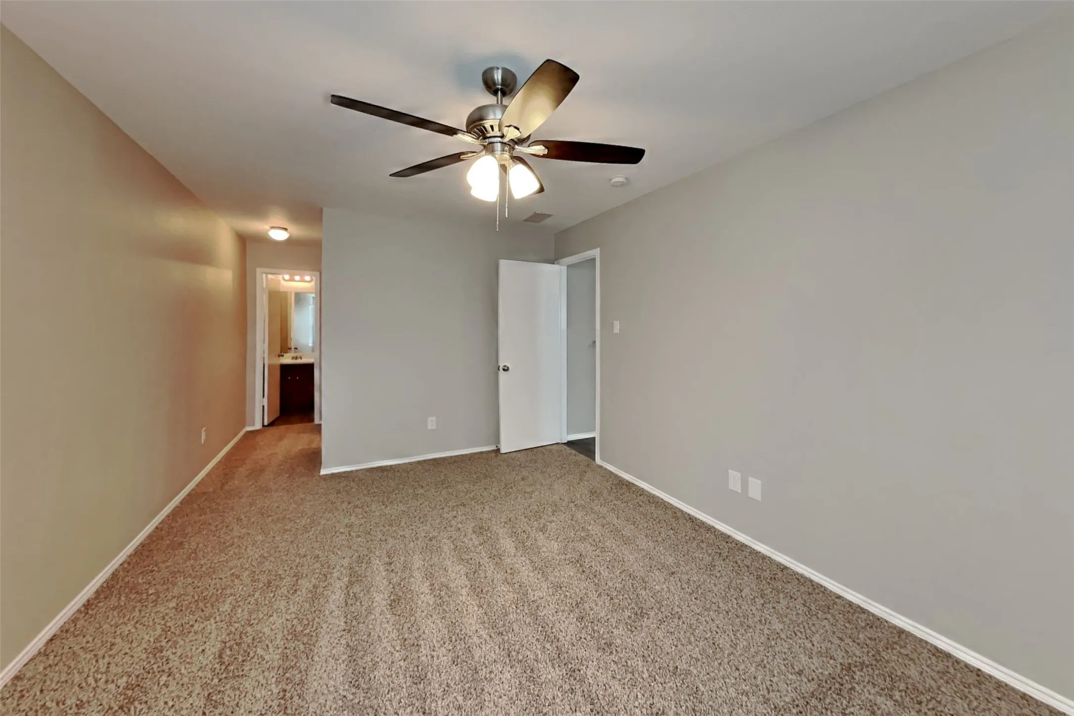 Single Family Residence For Rent in Tarrant County , 1269 Wysteria Lane, Burleson, Texas 76028, 3 Bedroom, 2 Bathroom, 2 Garage spaces, 1,406 Sqft, built in 2012, mls#21377535, Real Estate Agent in Burleson, Homes For Rent in Tarrant county, Homes For Rent in Burleson, Realtor in Burleson Texas, Real Estate Brokerage Independent Realty Texas, Luminita Cordes Realtor