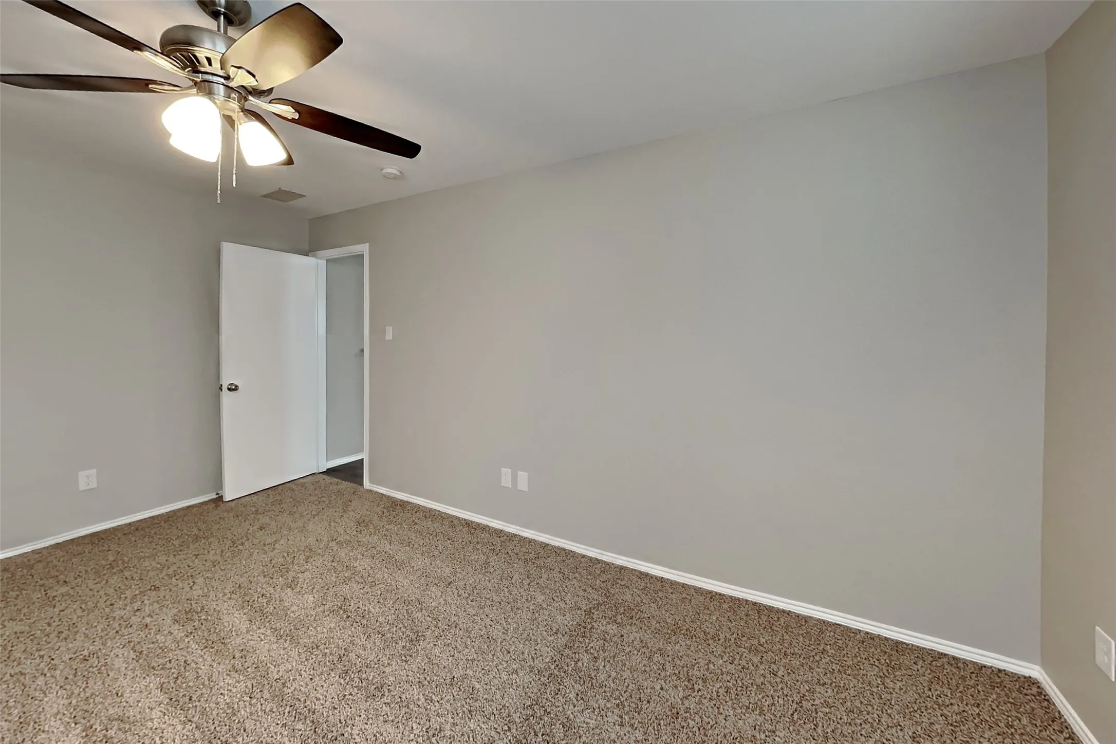 Single Family Residence For Rent in Tarrant County , 1269 Wysteria Lane, Burleson, Texas 76028, 3 Bedroom, 2 Bathroom, 2 Garage spaces, 1,406 Sqft, built in 2012, mls#21377535, Real Estate Agent in Burleson, Homes For Rent in Tarrant county, Homes For Rent in Burleson, Realtor in Burleson Texas, Real Estate Brokerage Independent Realty Texas, Luminita Cordes Realtor