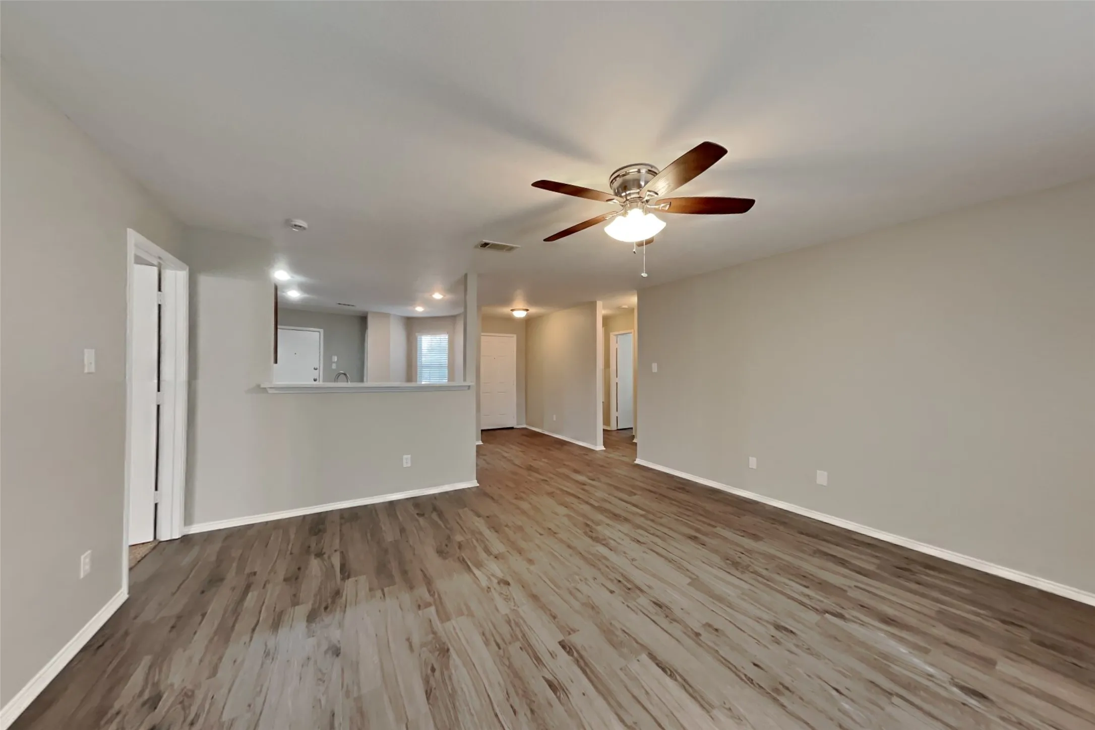 Single Family Residence For Rent in Tarrant County , 1269 Wysteria Lane, Burleson, Texas 76028, 3 Bedroom, 2 Bathroom, 2 Garage spaces, 1,406 Sqft, built in 2012, mls#21377535, Real Estate Agent in Burleson, Homes For Rent in Tarrant county, Homes For Rent in Burleson, Realtor in Burleson Texas, Real Estate Brokerage Independent Realty Texas, Luminita Cordes Realtor
