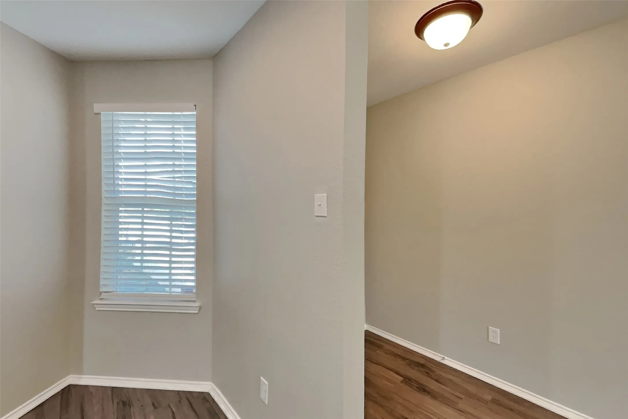 Single Family Residence For Rent in Tarrant County , 1269 Wysteria Lane, Burleson, Texas 76028, 3 Bedroom, 2 Bathroom, 2 Garage spaces, 1,406 Sqft, built in 2012, mls#21377535, Real Estate Agent in Burleson, Homes For Rent in Tarrant county, Homes For Rent in Burleson, Realtor in Burleson Texas, Real Estate Brokerage Independent Realty Texas, Luminita Cordes Realtor