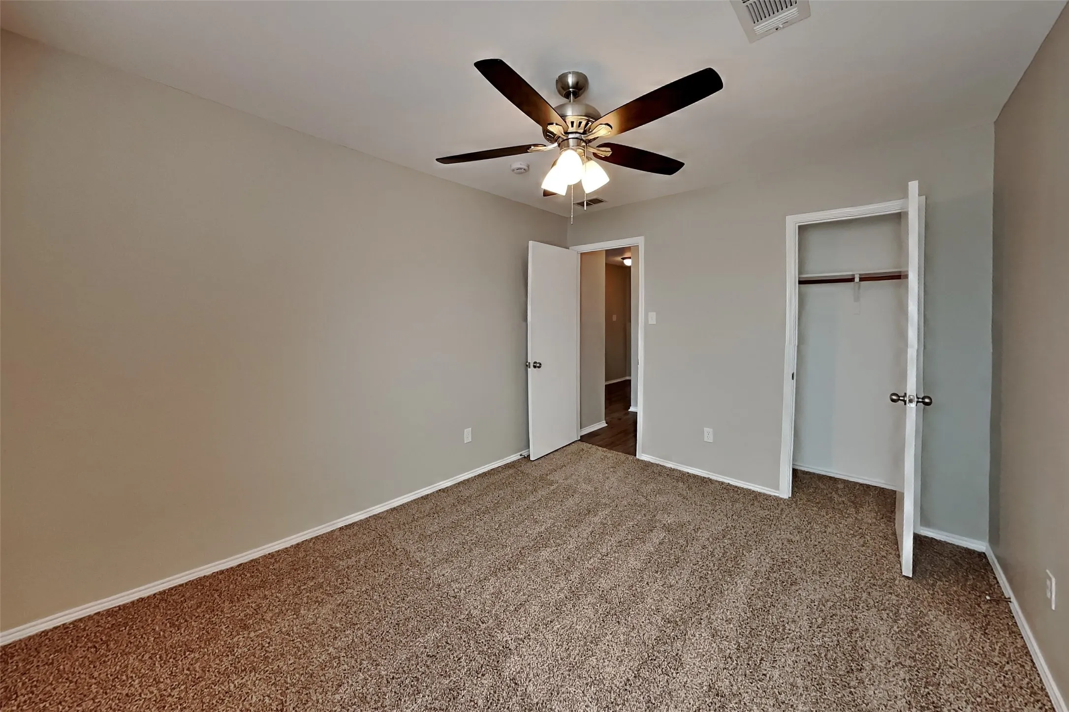 Single Family Residence For Rent in Tarrant County , 1269 Wysteria Lane, Burleson, Texas 76028, 3 Bedroom, 2 Bathroom, 2 Garage spaces, 1,406 Sqft, built in 2012, mls#21377535, Real Estate Agent in Burleson, Homes For Rent in Tarrant county, Homes For Rent in Burleson, Realtor in Burleson Texas, Real Estate Brokerage Independent Realty Texas, Luminita Cordes Realtor