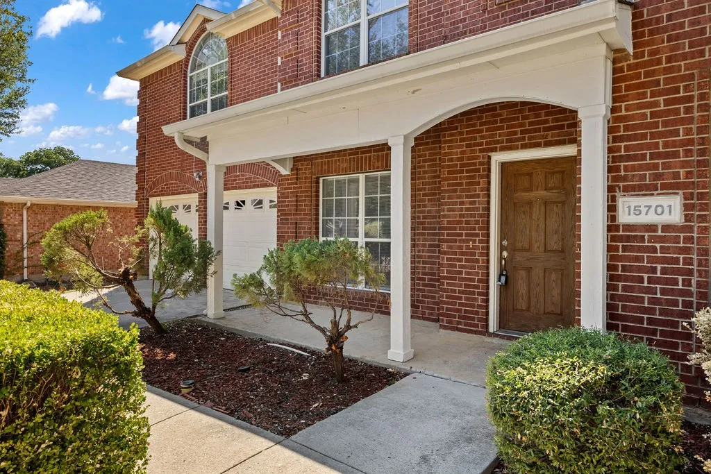 Single Family Residence For Sale in Collin County , 15701 Wyoming Drive, Frisco, Texas 75035, 4 Bedroom, 3 Bathroom, 2 Garage spaces, 2,850 Sqft, built in 2003, mls#21370684, Real Estate Agent in Frisco, Homes For Sale in Collin county, Homes For Sale in Frisco, Realtor in Frisco Texas, Real Estate Brokerage Independent Realty Texas, Luminita Cordes Realtor