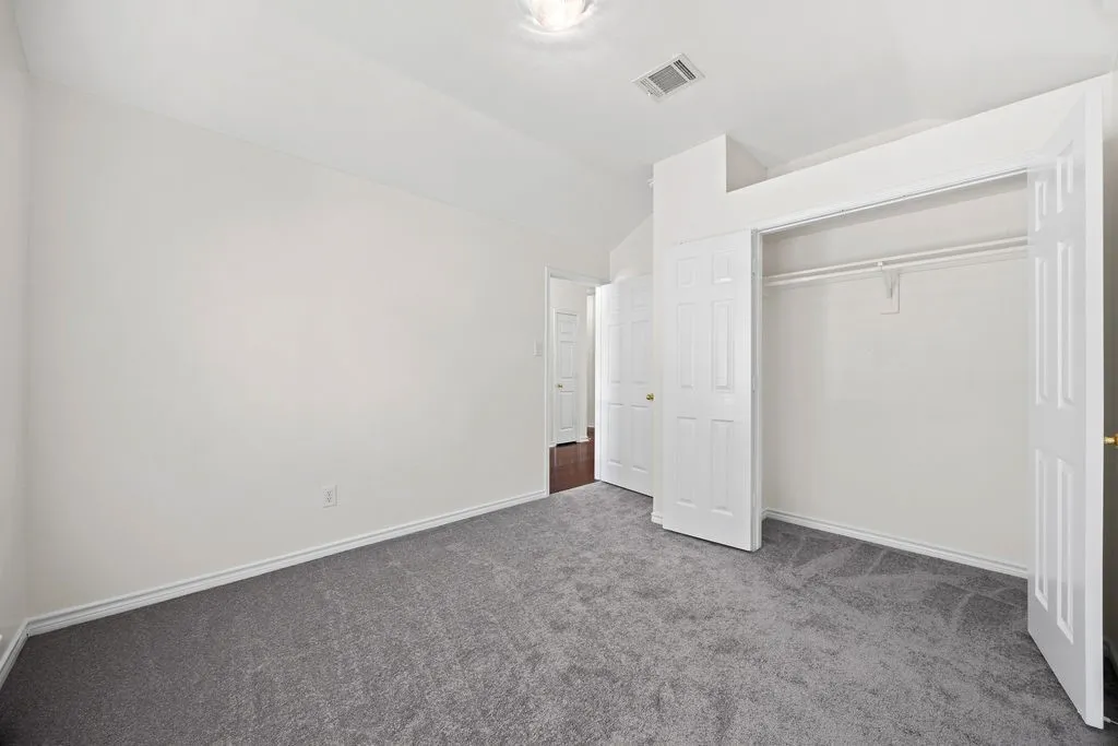 Single Family Residence For Sale in Collin County , 15701 Wyoming Drive, Frisco, Texas 75035, 4 Bedroom, 3 Bathroom, 2 Garage spaces, 2,850 Sqft, built in 2003, mls#21370684, Real Estate Agent in Frisco, Homes For Sale in Collin county, Homes For Sale in Frisco, Realtor in Frisco Texas, Real Estate Brokerage Independent Realty Texas, Luminita Cordes Realtor