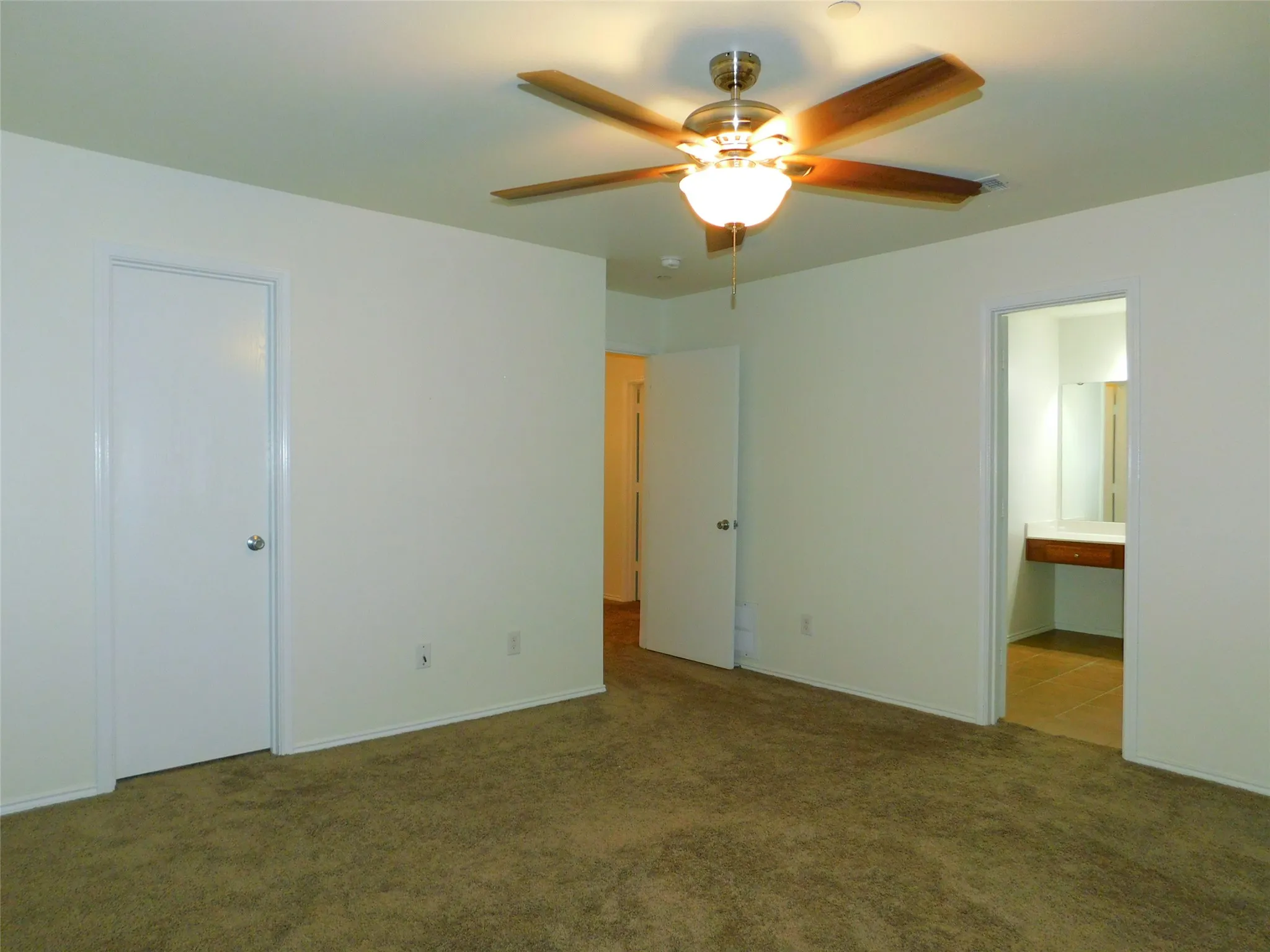 Townhouse For Rent in Denton County , 5932 Lost Valley Drive, The Colony, Texas 75056, 3 Bedroom, 3 Bathroom, 2 Garage spaces, 1,839 Sqft, built in 2009, mls#21377549, Real Estate Agent in The Colony, Homes For Rent in Denton county, Homes For Rent in The Colony, Realtor in The Colony Texas, Real Estate Brokerage Independent Realty Texas, Luminita Cordes Realtor