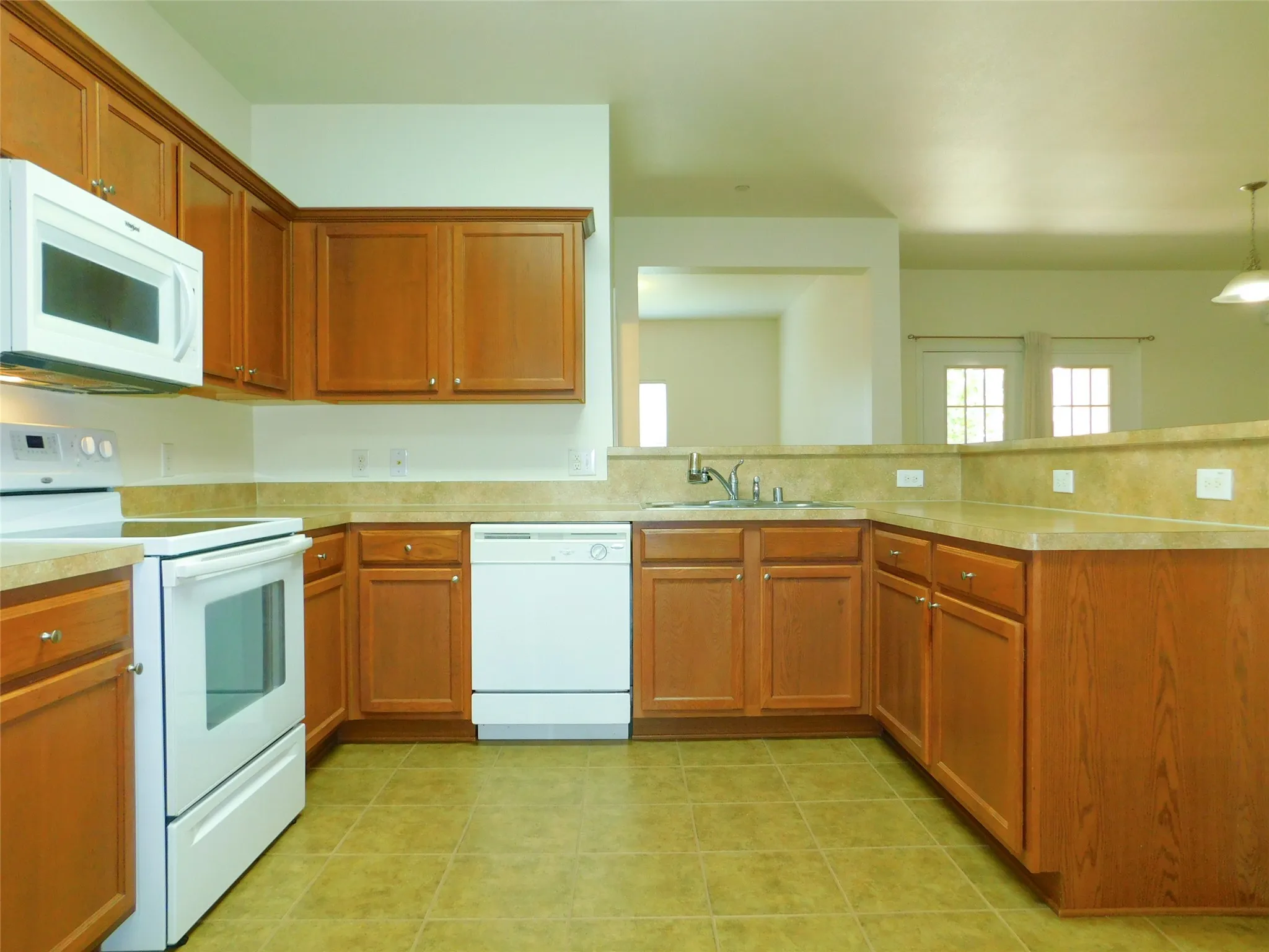 Townhouse For Rent in Denton County , 5932 Lost Valley Drive, The Colony, Texas 75056, 3 Bedroom, 3 Bathroom, 2 Garage spaces, 1,839 Sqft, built in 2009, mls#21377549, Real Estate Agent in The Colony, Homes For Rent in Denton county, Homes For Rent in The Colony, Realtor in The Colony Texas, Real Estate Brokerage Independent Realty Texas, Luminita Cordes Realtor
