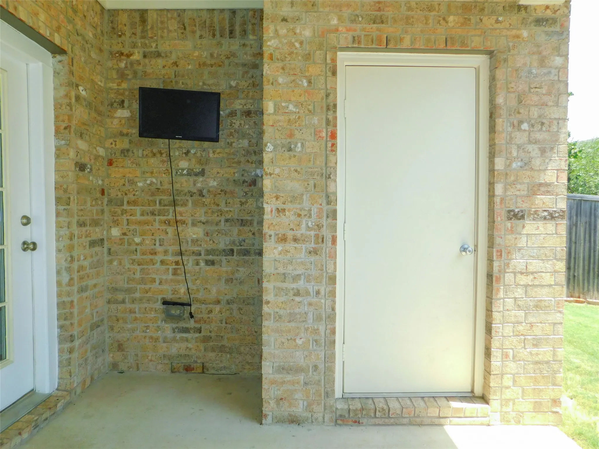 Townhouse For Rent in Denton County , 5932 Lost Valley Drive, The Colony, Texas 75056, 3 Bedroom, 3 Bathroom, 2 Garage spaces, 1,839 Sqft, built in 2009, mls#21377549, Real Estate Agent in The Colony, Homes For Rent in Denton county, Homes For Rent in The Colony, Realtor in The Colony Texas, Real Estate Brokerage Independent Realty Texas, Luminita Cordes Realtor