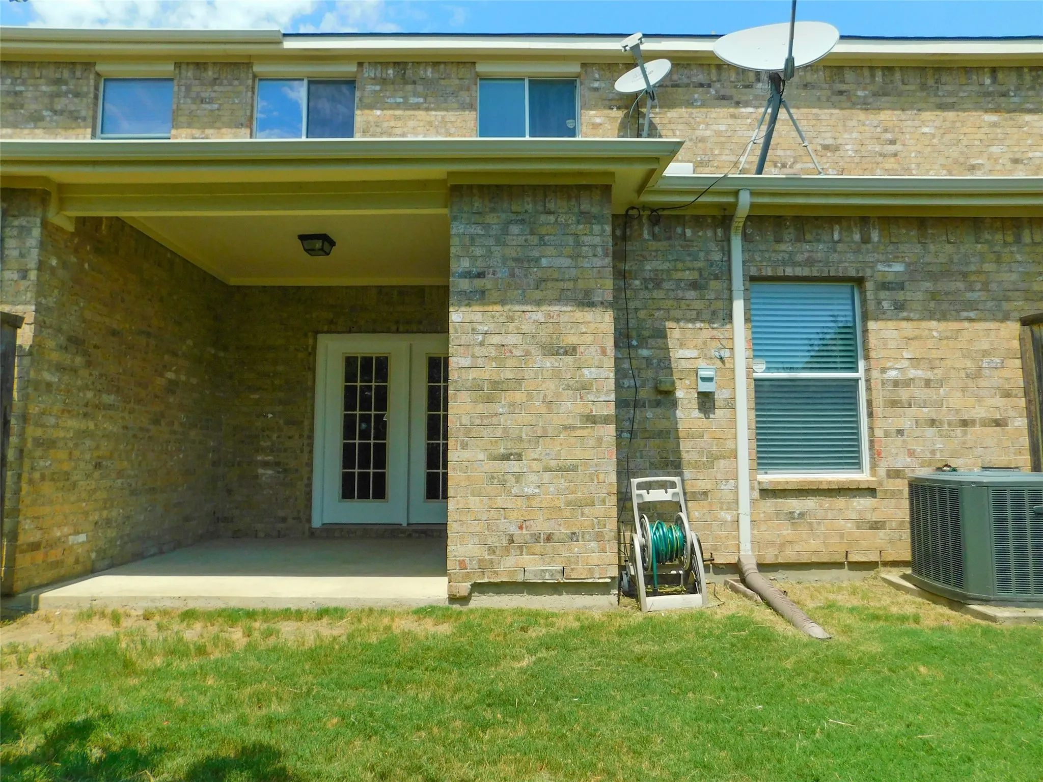 Townhouse For Rent in Denton County , 5932 Lost Valley Drive, The Colony, Texas 75056, 3 Bedroom, 3 Bathroom, 2 Garage spaces, 1,839 Sqft, built in 2009, mls#21377549, Real Estate Agent in The Colony, Homes For Rent in Denton county, Homes For Rent in The Colony, Realtor in The Colony Texas, Real Estate Brokerage Independent Realty Texas, Luminita Cordes Realtor